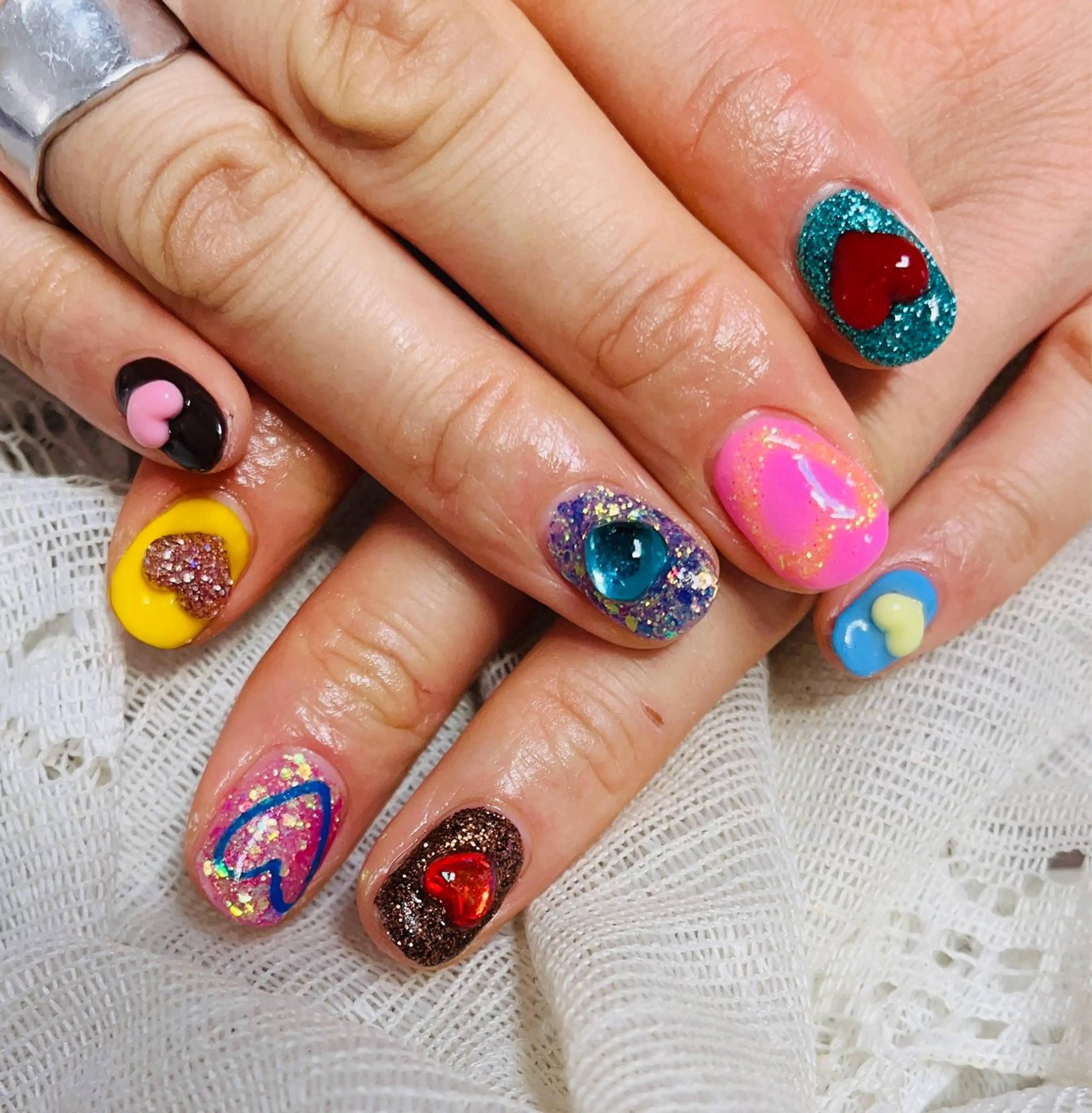 ネイル アートネイル ハート 持ち込み ストーンネイル ハンドネイル ハンドケア Felice所属・ベテランネイル cnc  nailのネイルデザイン