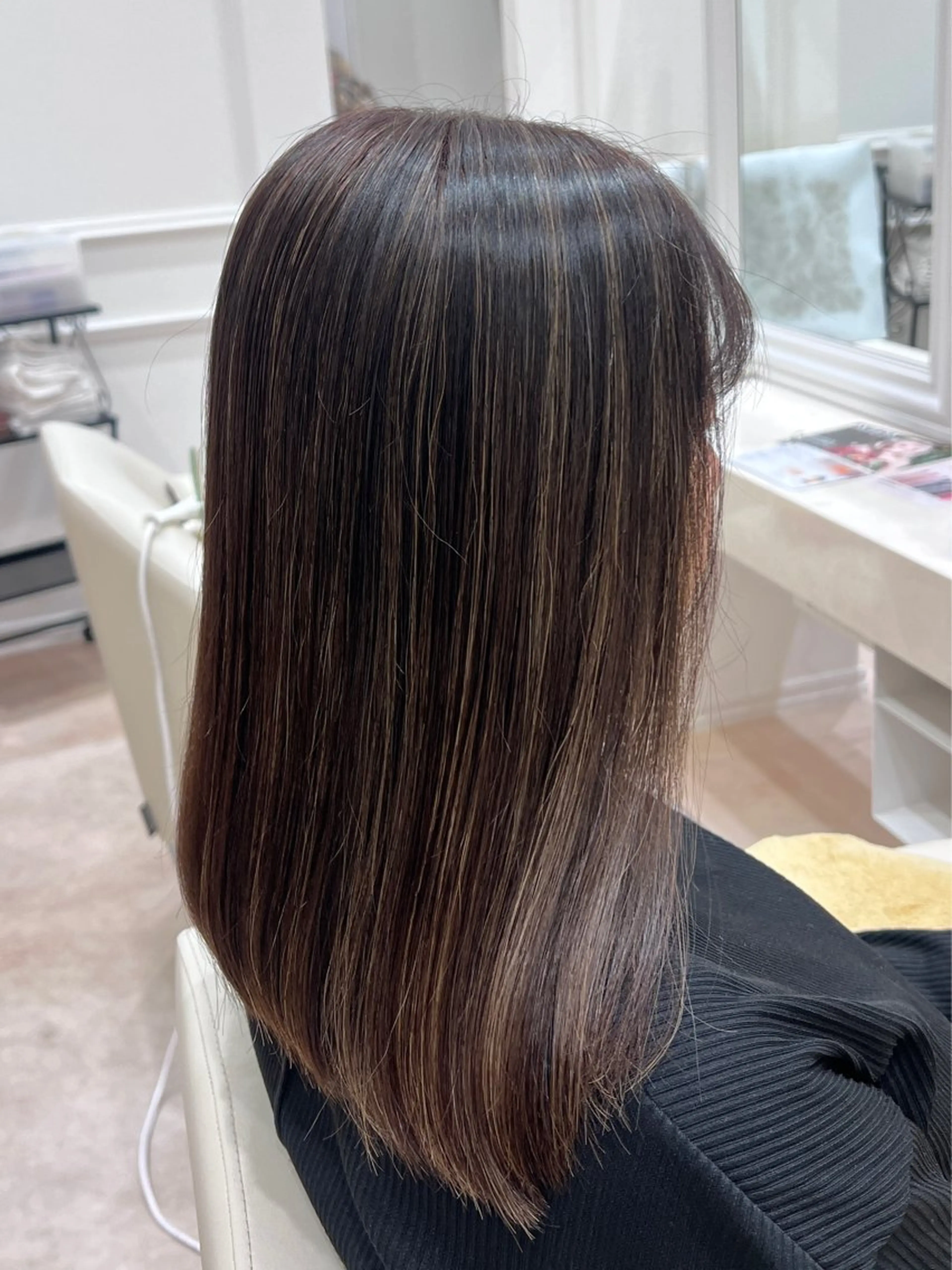 ミディアム ヘアカラー FEERIE 晴海店 荒木優菜のヘアスタイル