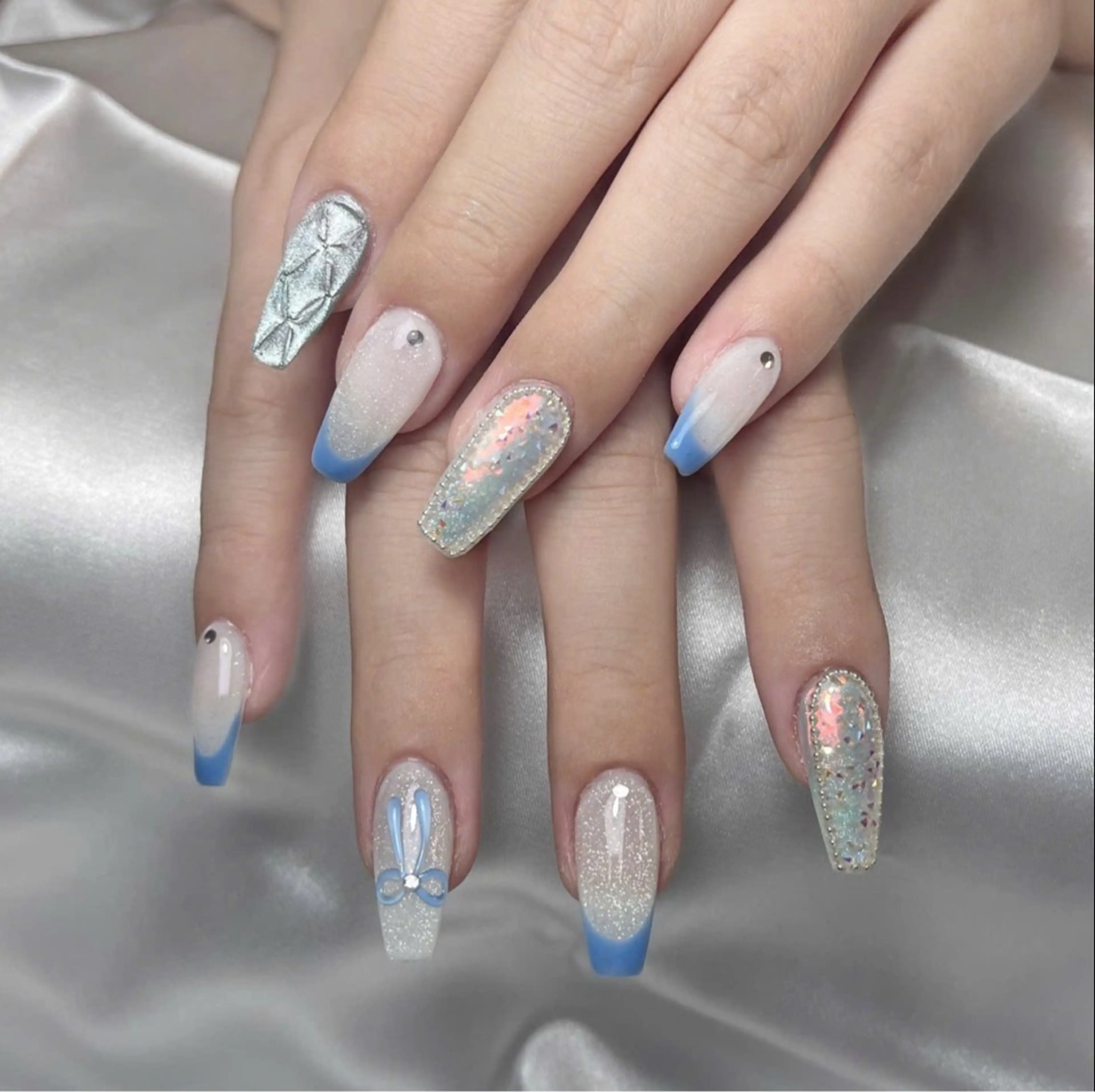ネイル フレンチネイル キラキラネイル マグネットネイル ミラーネイル ニュアンスネイル ハンドネイル Lyn TA Nailのネイルデザイン