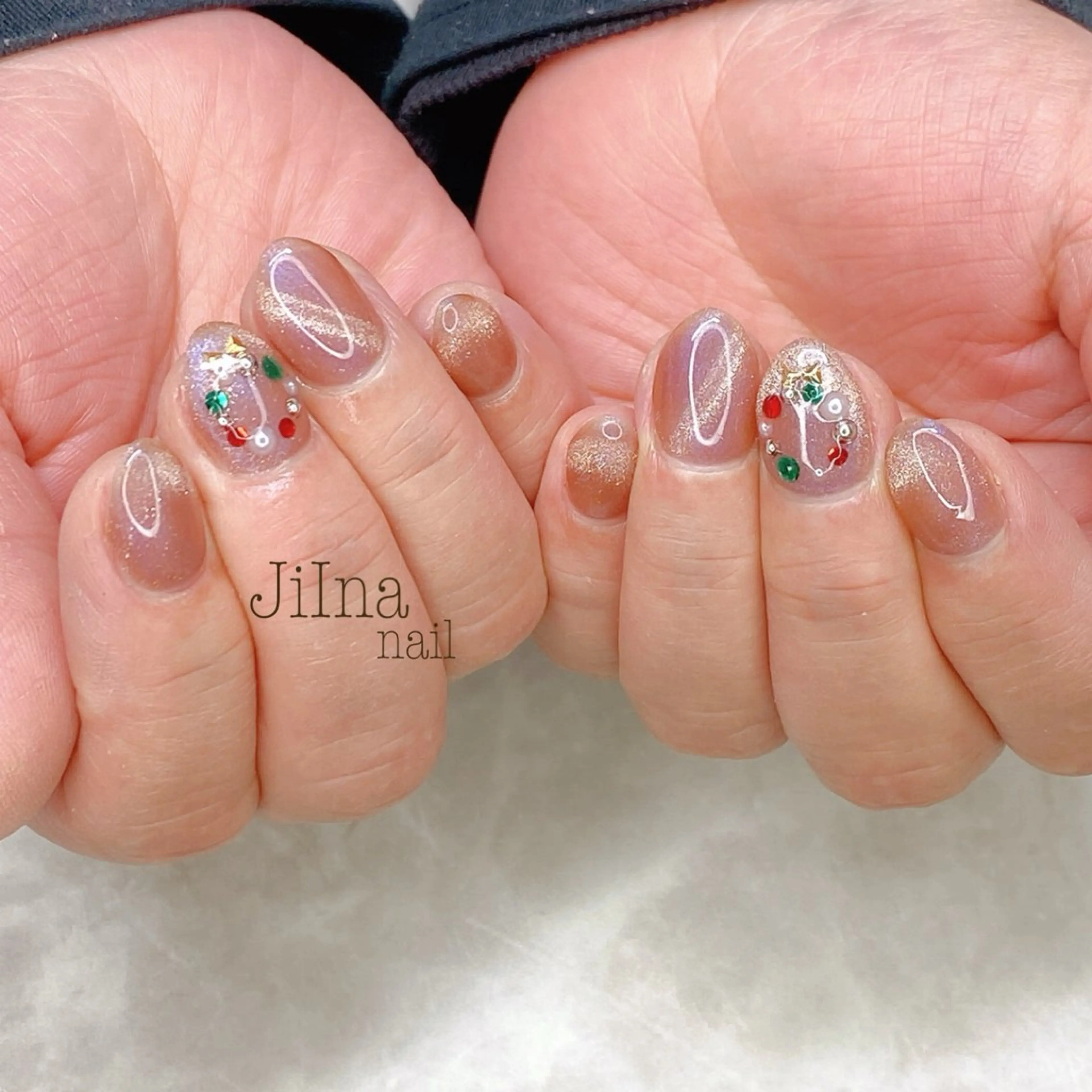 ネイル マグネットネイル 冬ネイル クリスマス JiIna nailのネイルデザイン