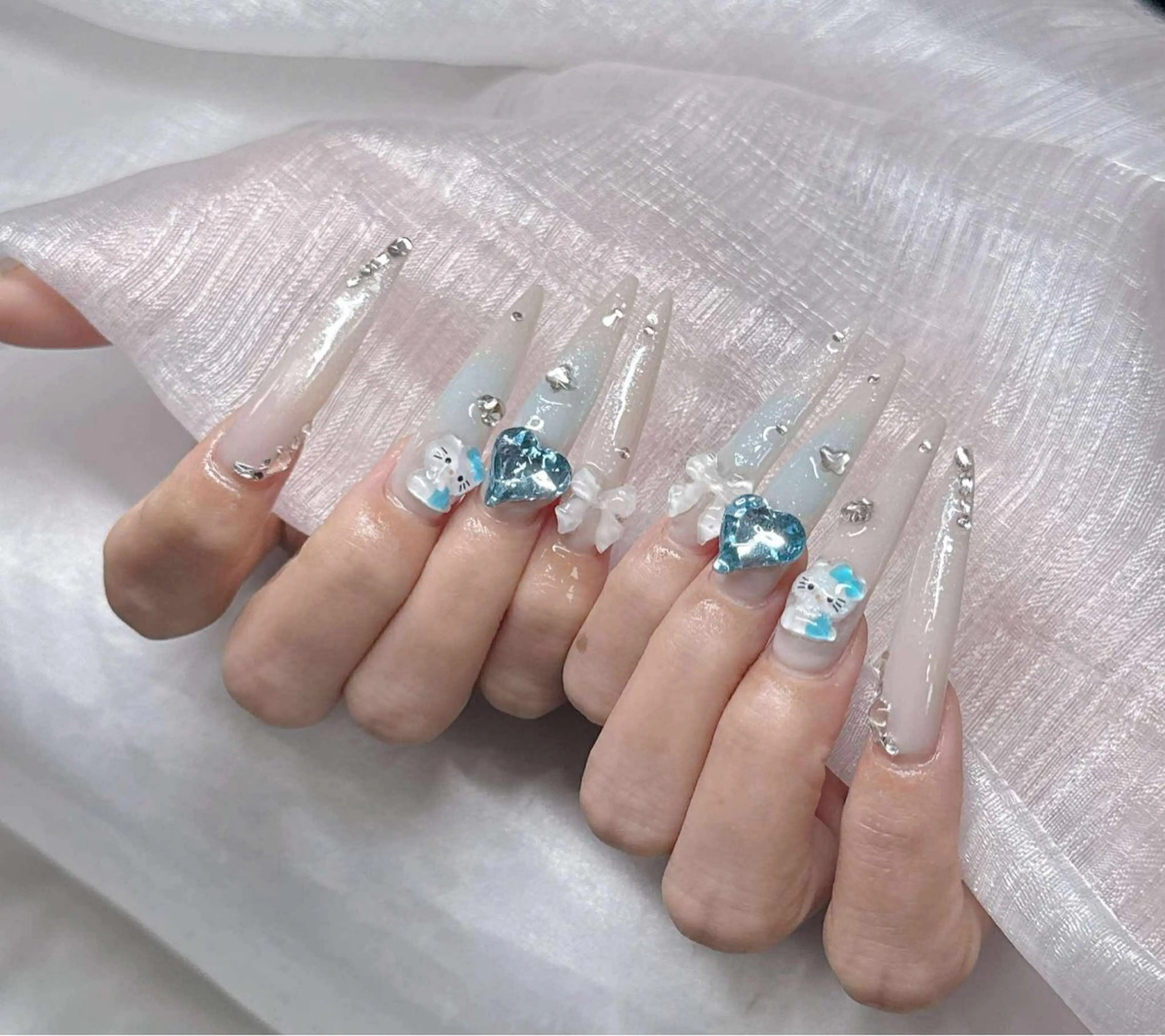 ネイル 長さ出し グラデーション 卒業式 キラキラネイル マグネットネイル ハンドネイル Lee Nailsのネイルデザイン