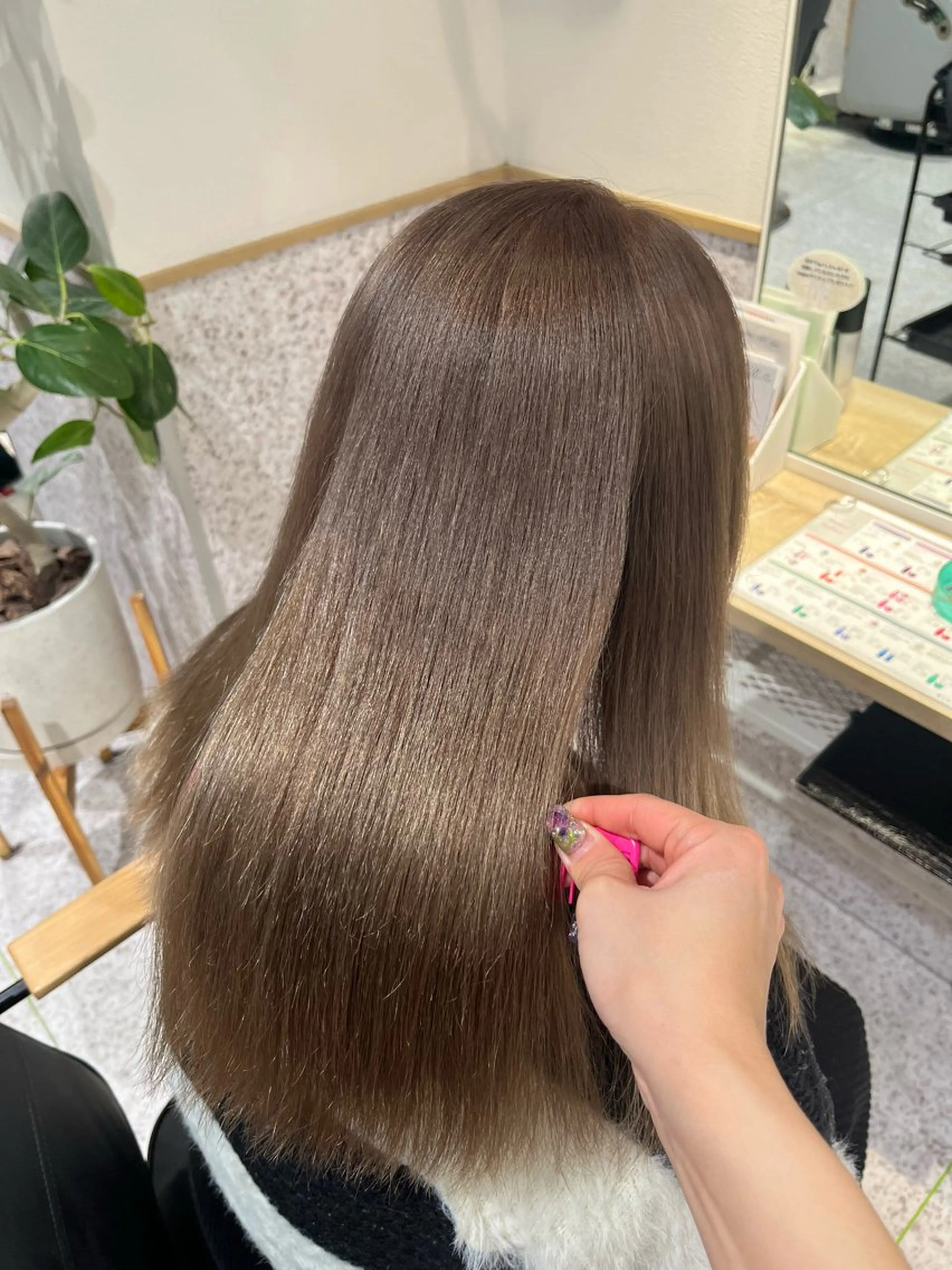 セミロング カラー セミロングパーマ ダブルカラー イヤリングカラー ハイライトカラー ハイトーンカラー ヘアカラー トリートメント 髪質改善&艶カラー/ ほんだあみ (♡)のヘアスタイル
