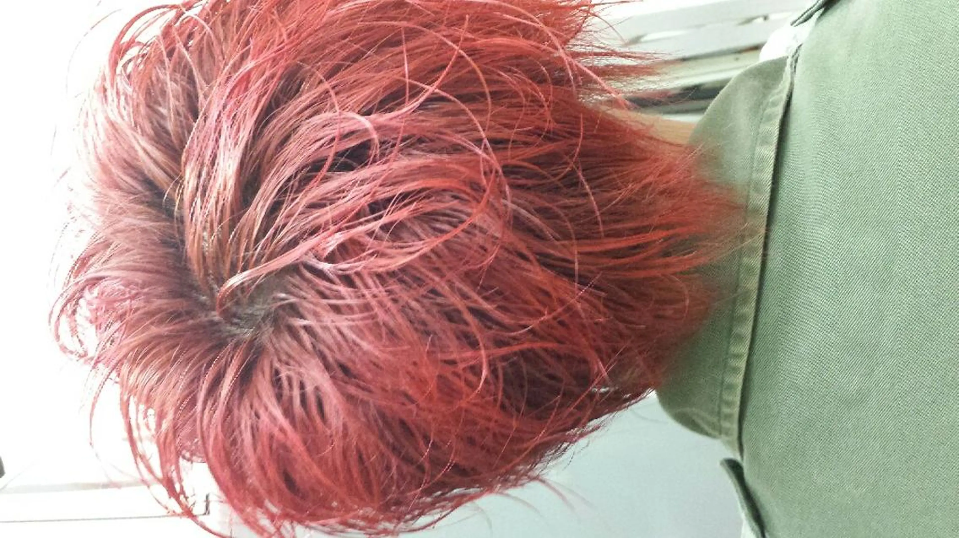 カラー 大久保 隆蔵のヘアスタイル