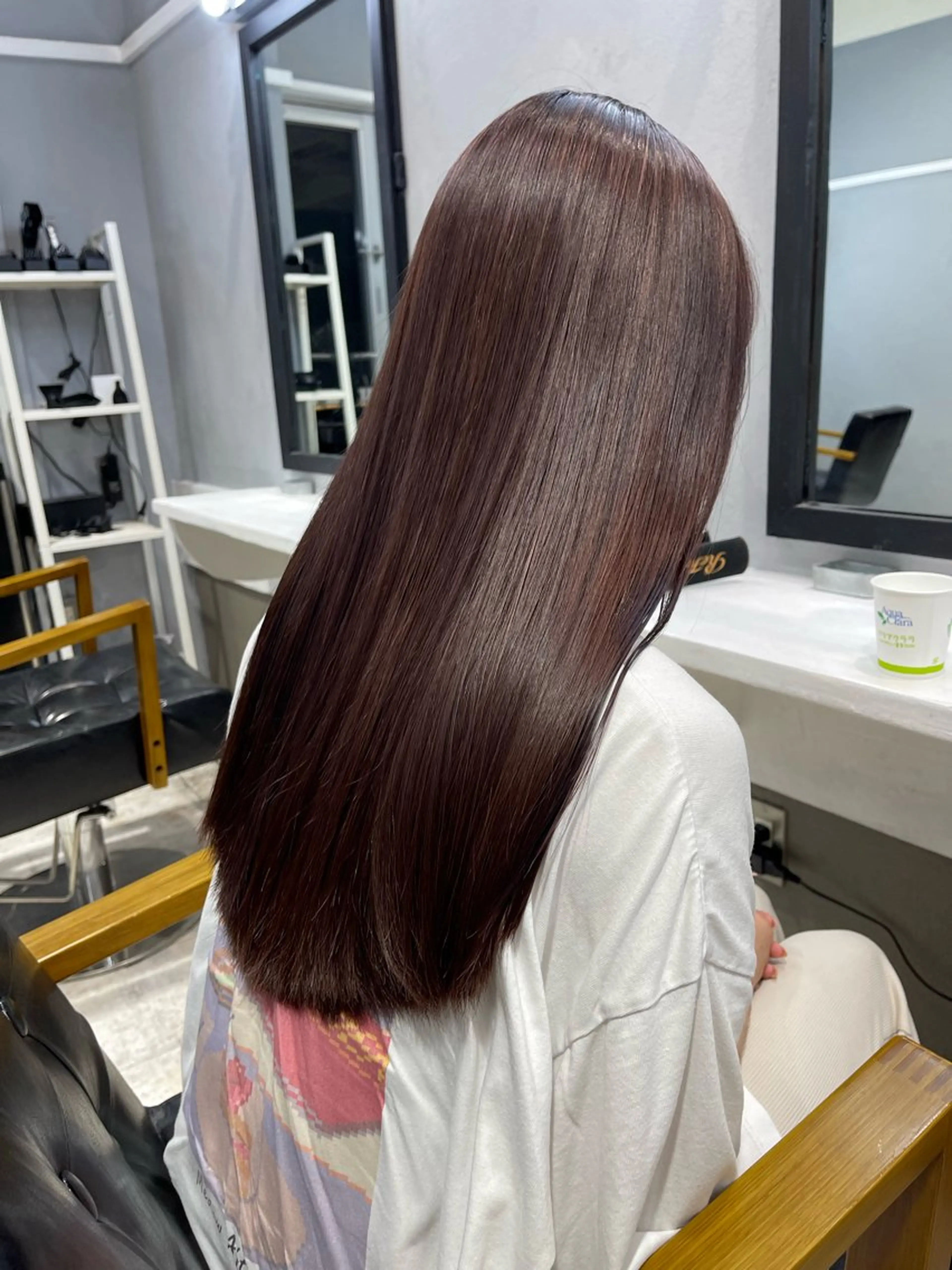 ロング カラー ベージュカラー ブリーチ ケアブリーチ デザインカラー ダブルカラー カット ヘアカラー トリートメント 宮崎　達也 ミルクティーベージュのヘアスタイル