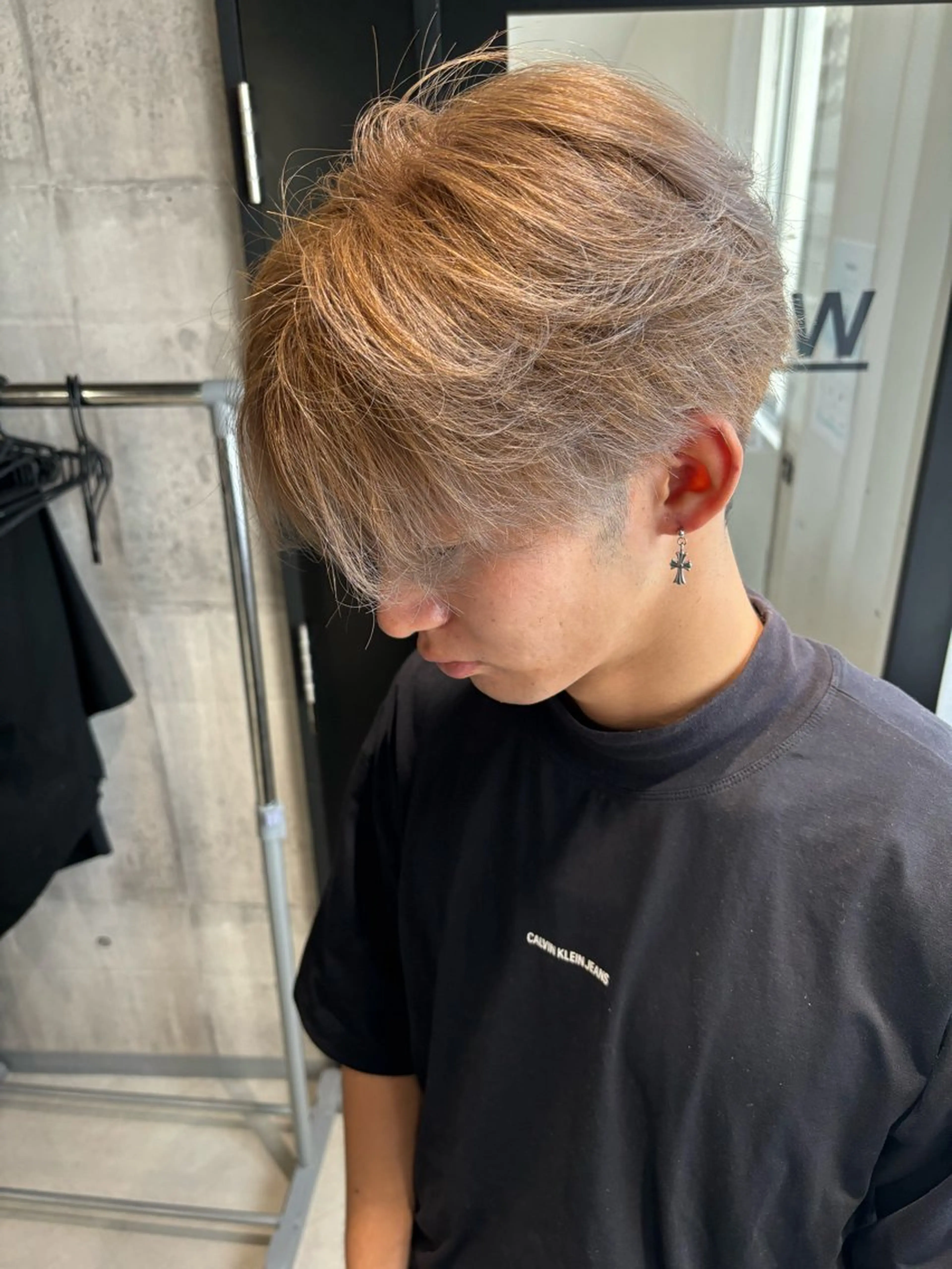 カラー メンズ ベージュカラー ミルクティーベージュ カット ヘアカラー トリートメント _white【京橋店】所属・_WHITE / KENTOのヘアスタイル