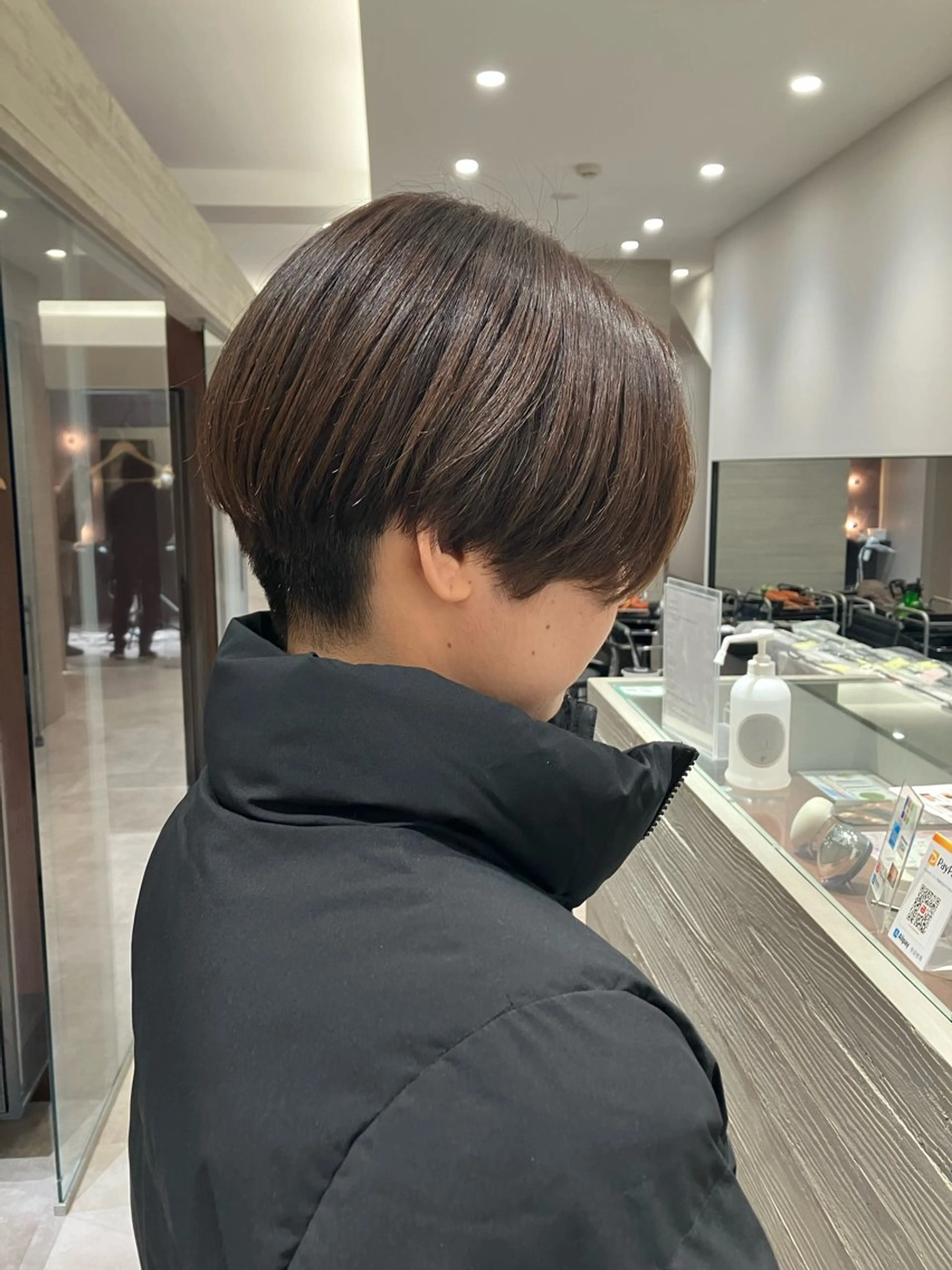 ショート ハンサムショート ショートヘア NEST by chord所属・サキ🤍ハイトーン 🩰くびれ巻きヘアのヘアスタイル