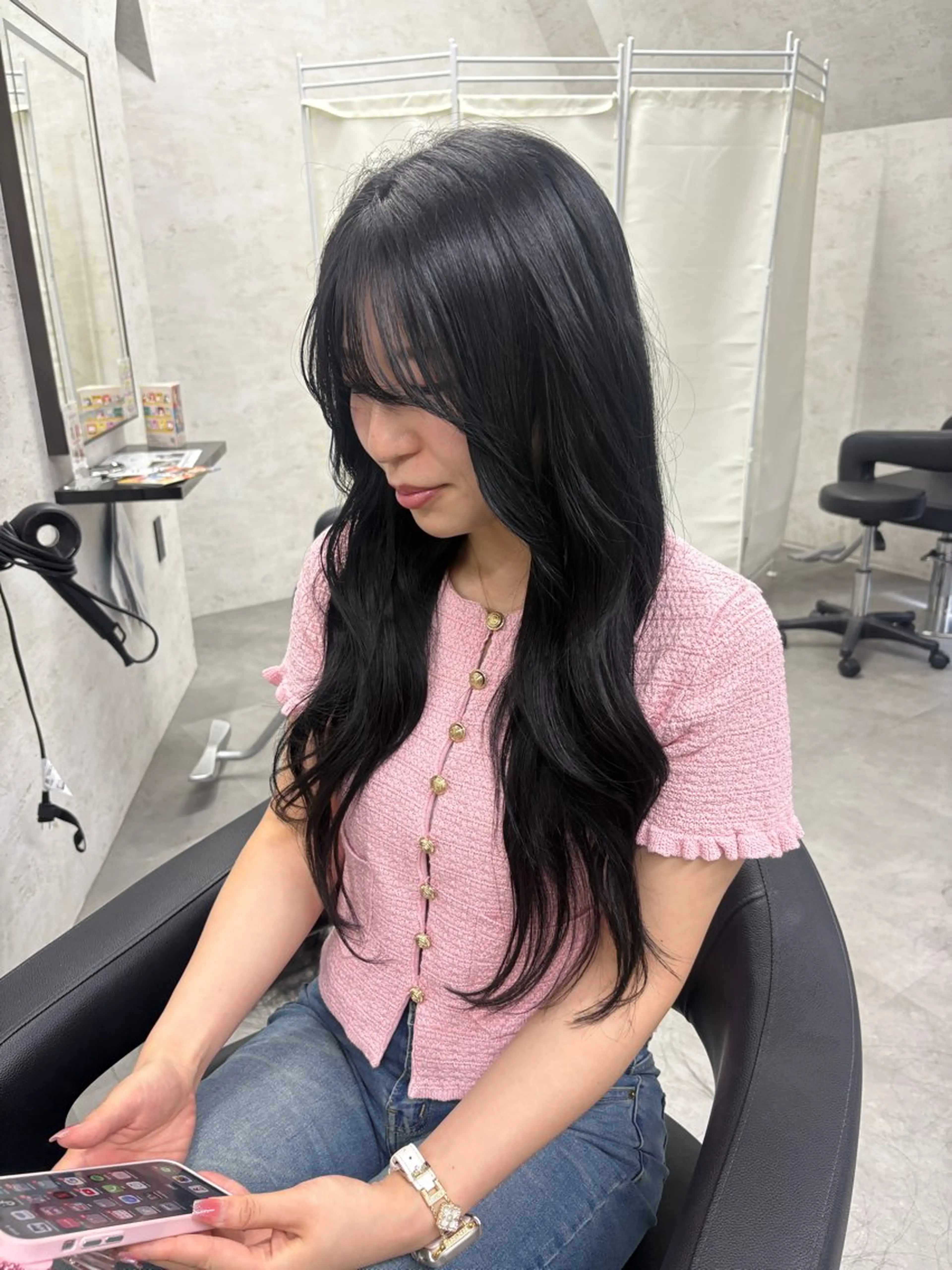 ロング エクステ ヘアカラー エクステ ブリーチなしカラー レイヤーカットのヘアスタイル