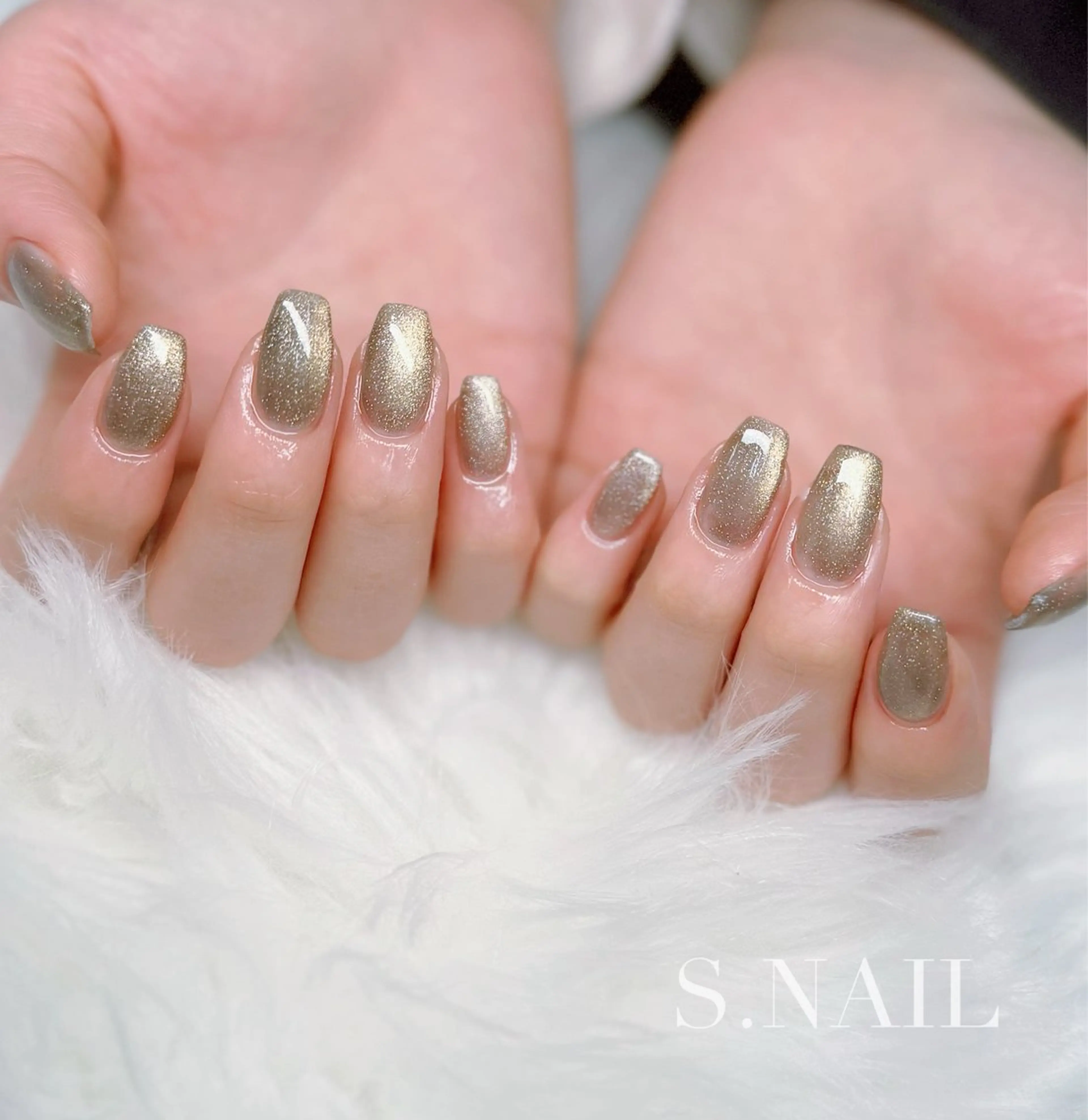 ネイル ゴールド マグネットネイル ハンドネイル S♡NAIL所属・S.NAIL Suuのネイルデザイン