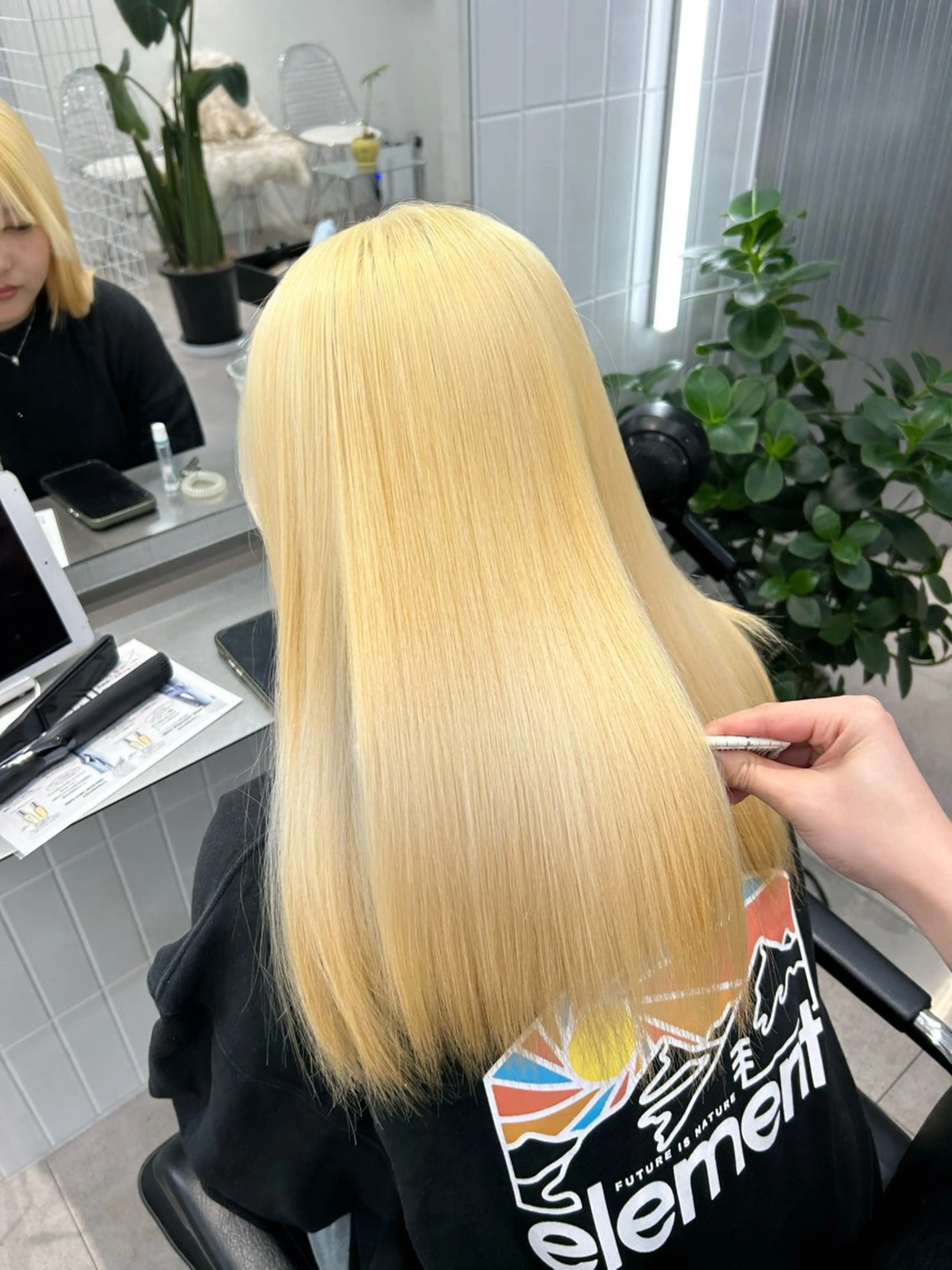 セミロング カラー 🤍ハル🤍/モテ髪 ヘア🎀/ハイトーンのヘアスタイル