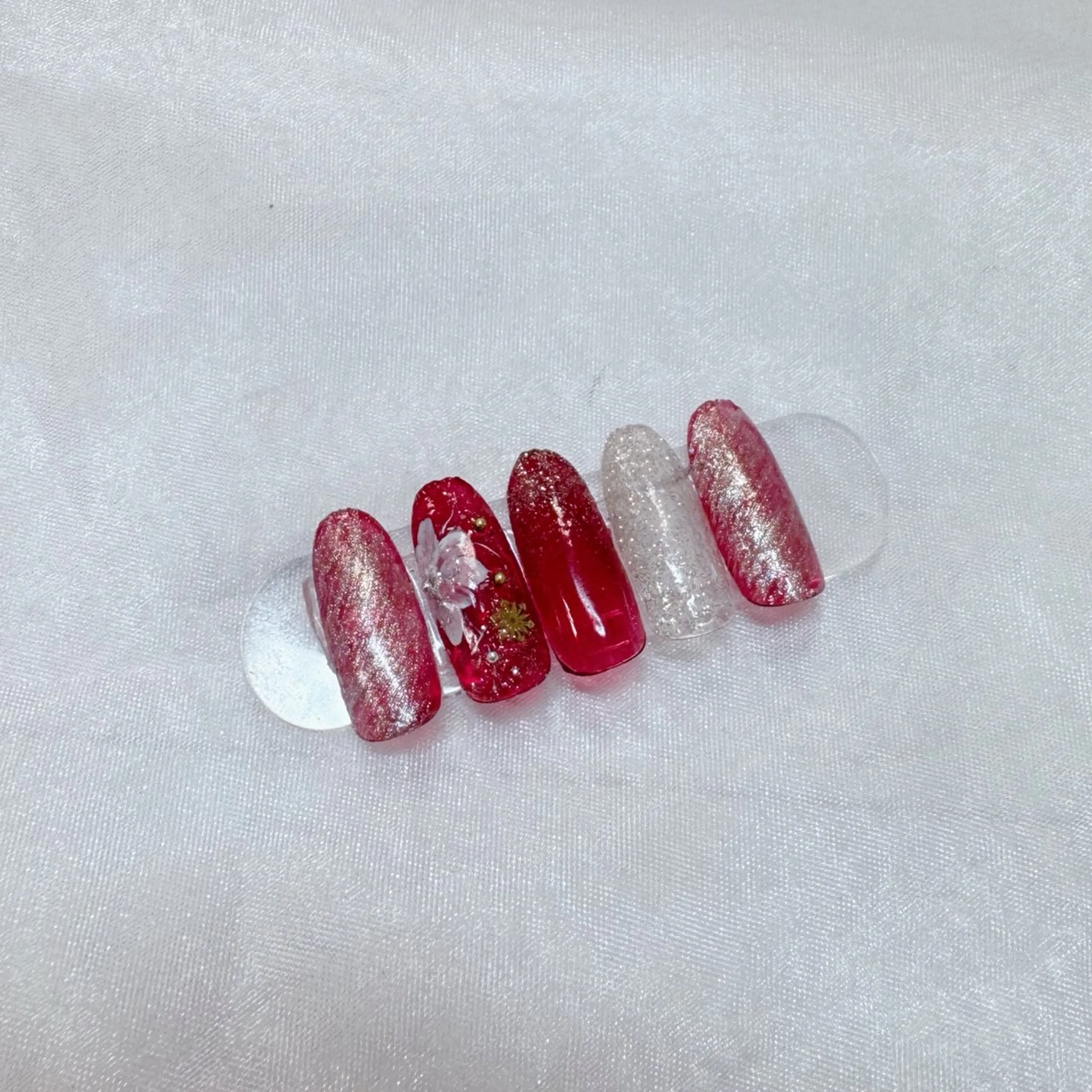 ネイル フラワーネイル キラキラネイル 冬ネイル クリスマス maruyasu. yのネイルデザイン