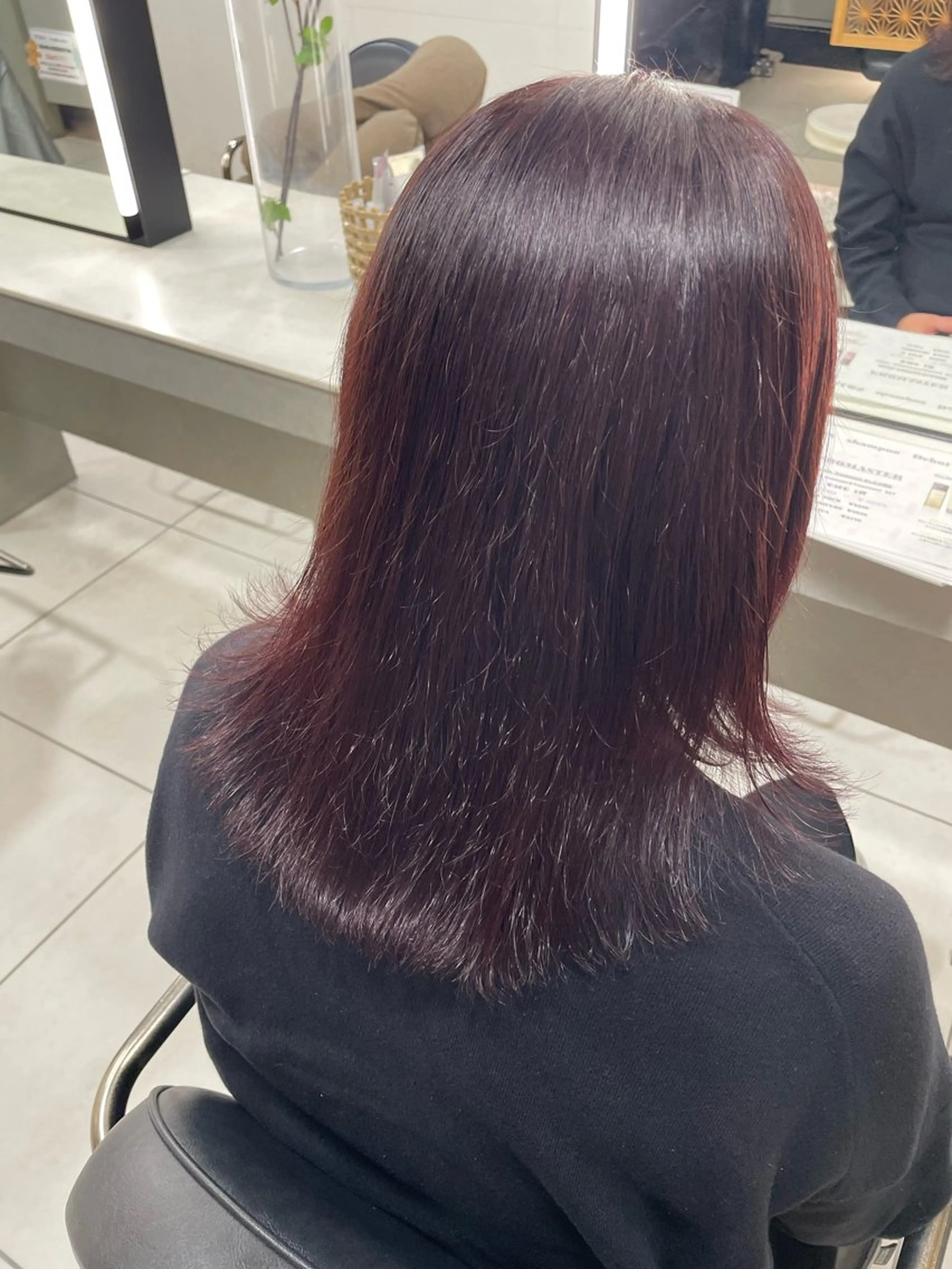 ミディアム カット ヘアカラー 稲吉 由莉穂のヘアスタイル