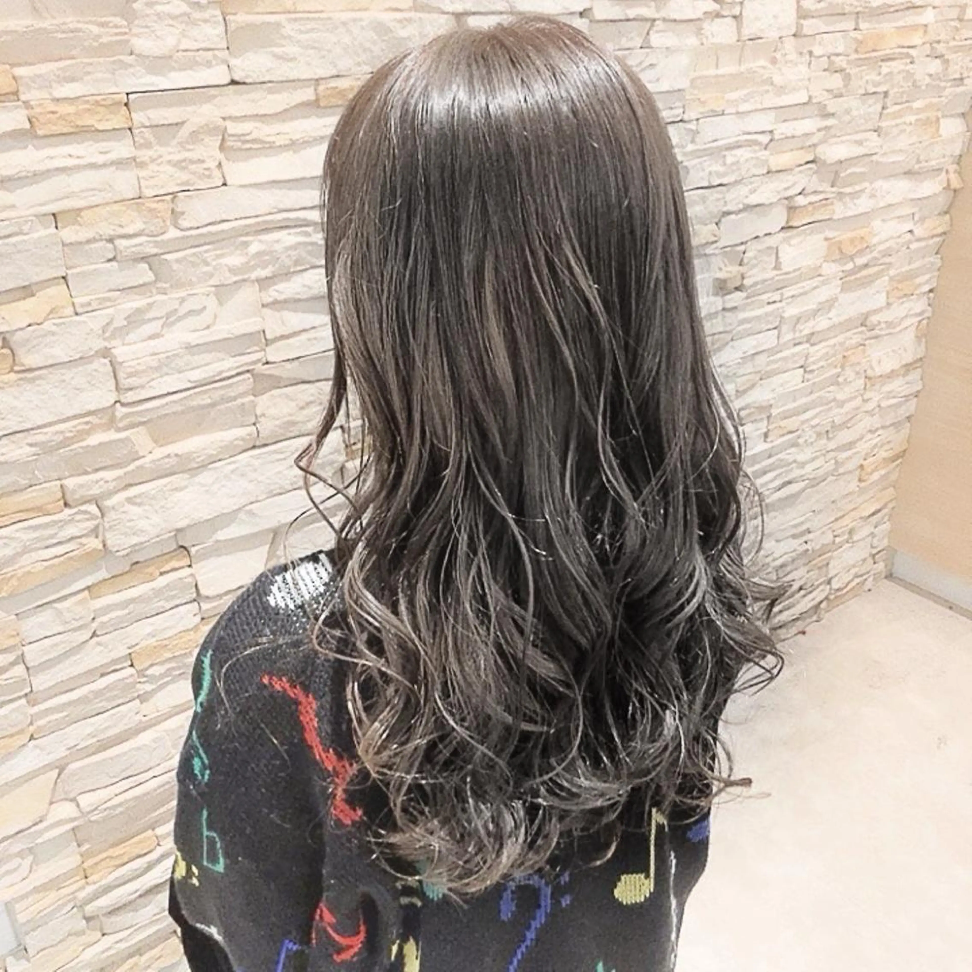ロング カラー カット パーマ トリートメント 🌿アロマヘアルーム 新宿店✂︎のヘアスタイル