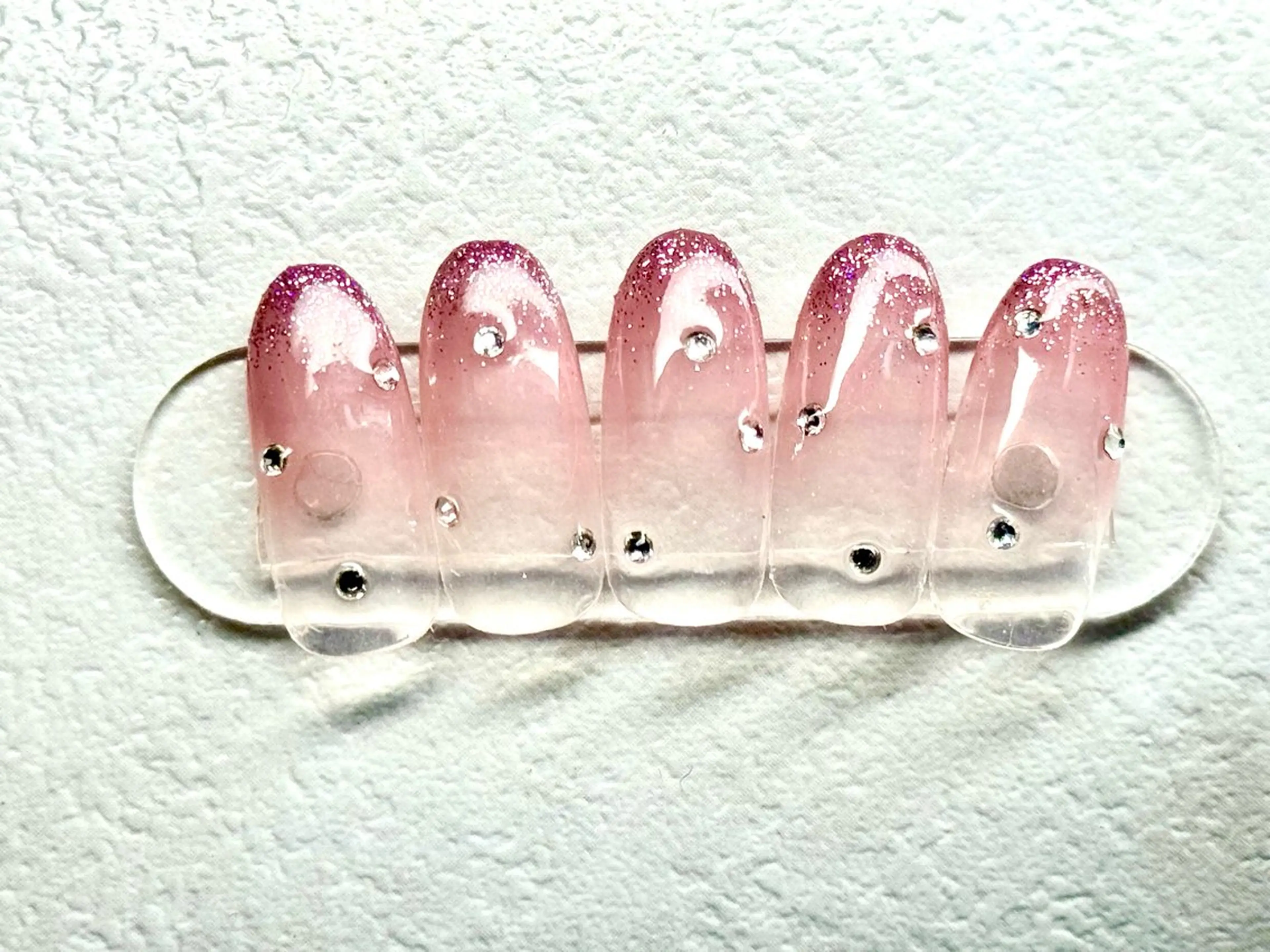 ネイル ゴージャス グラデーション ラメ(グリッター) ピンク ストーンネイル MILImili nailのネイルデザイン