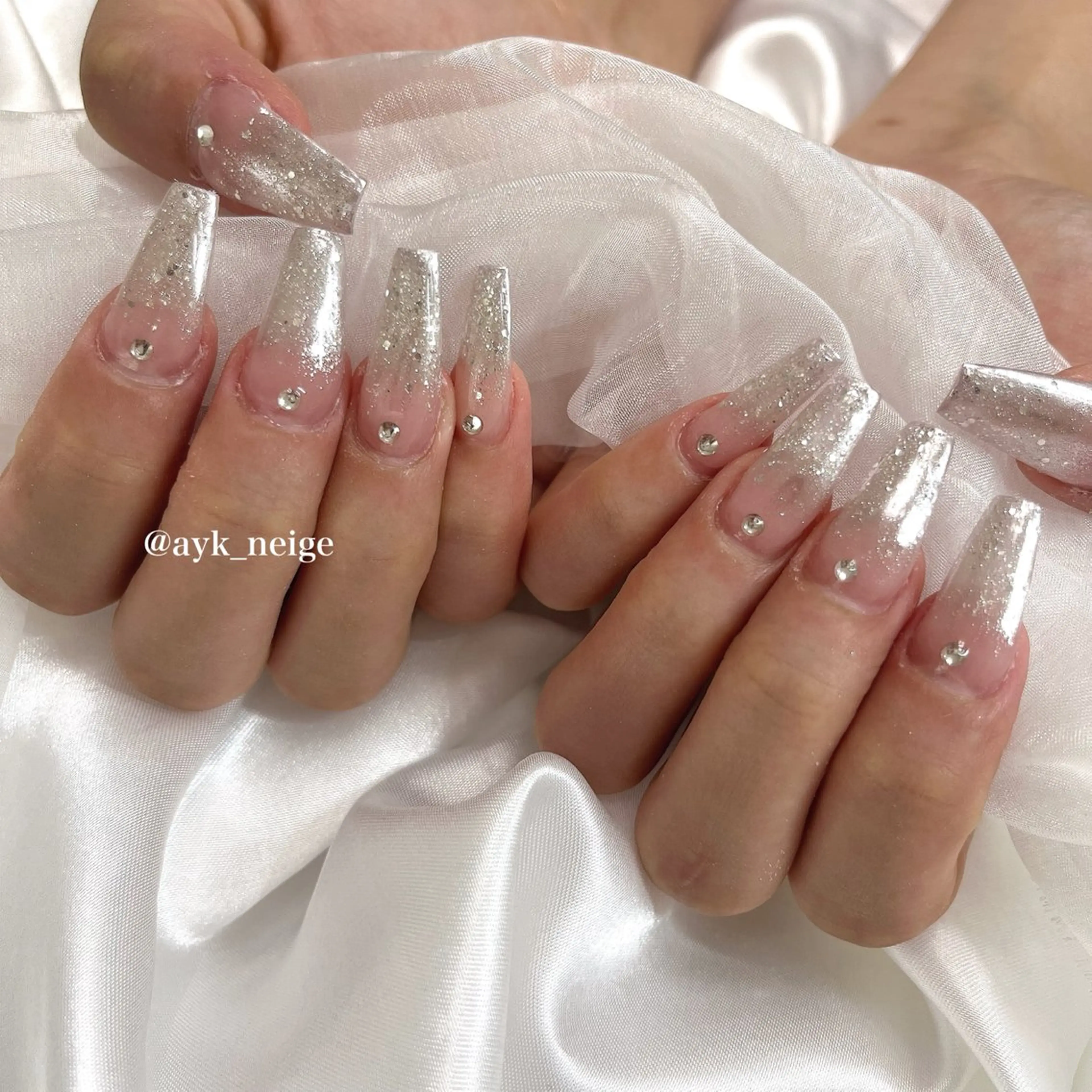 ネイル フットネイル フレンチネイル キラキラネイル 韓国ネイル マグネットネイル n'eige nail所属・大谷 綾香のネイルデザイン