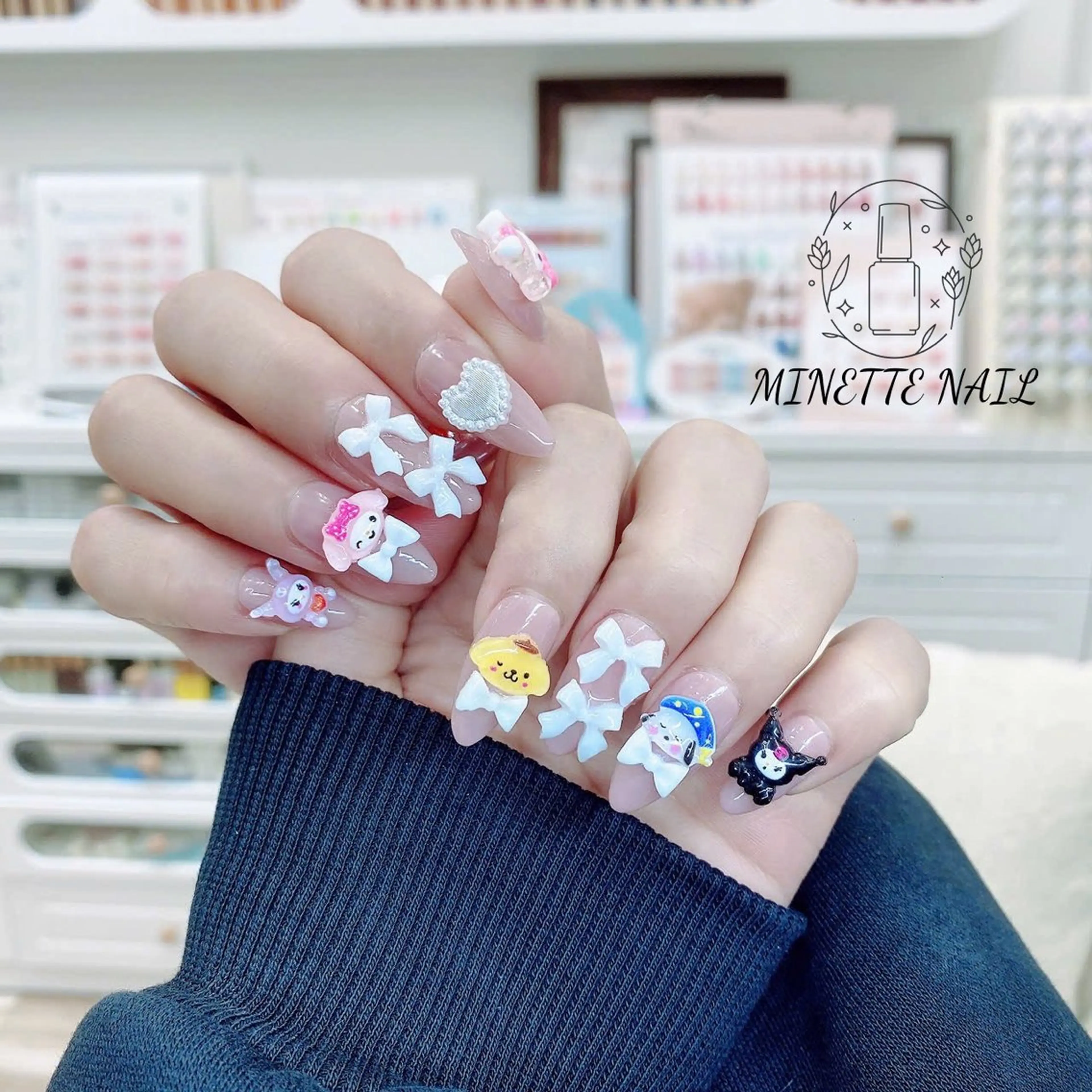 ネイル フレンチネイル ジェルネイル ガラスフレンチ 韓国ネイル マグネットネイル ハンドネイル Minette nail所属・Minette nailHuongのネイルデザイン