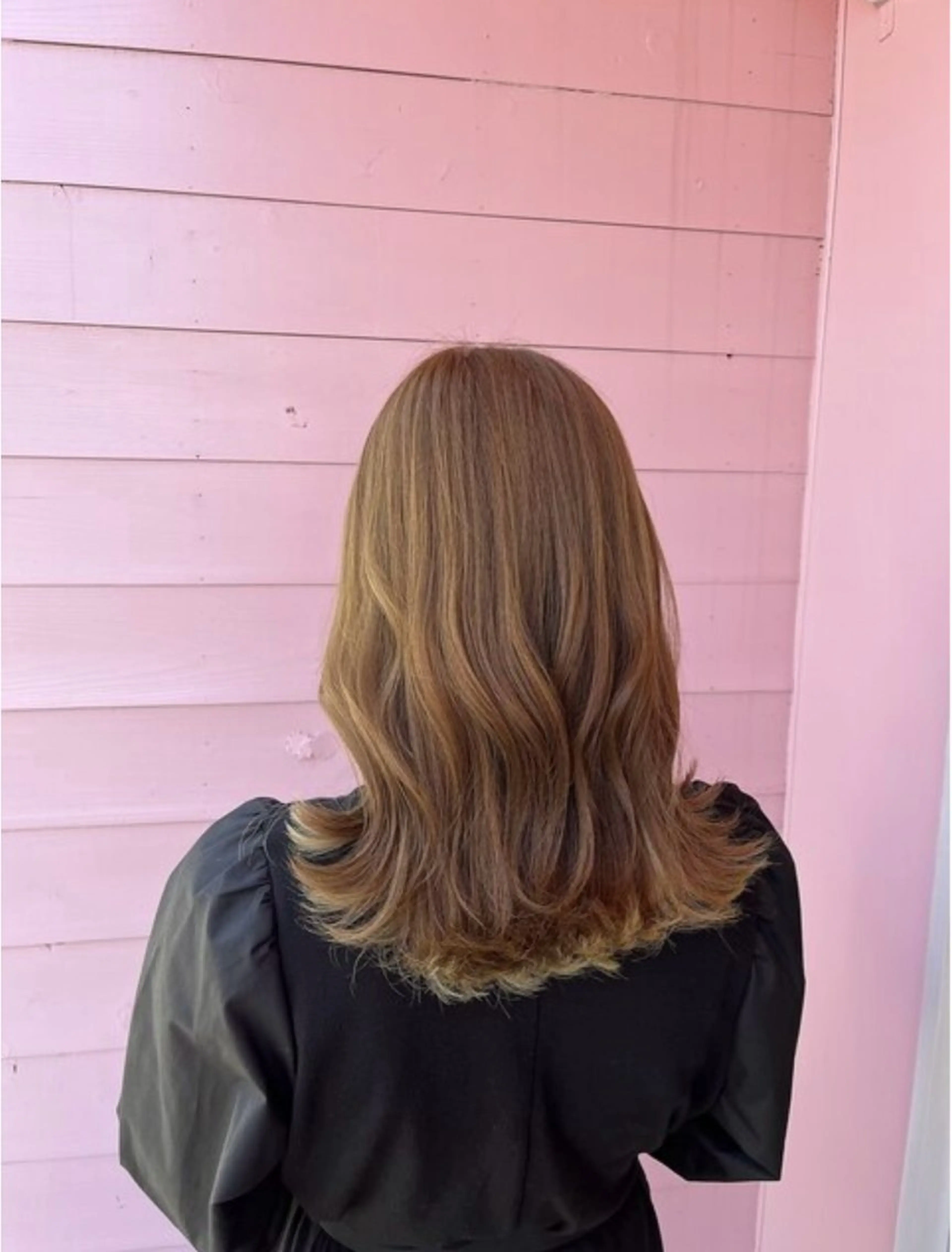カラー ☘️折戸結菜☘️ ハイトーンカラーのヘアスタイル