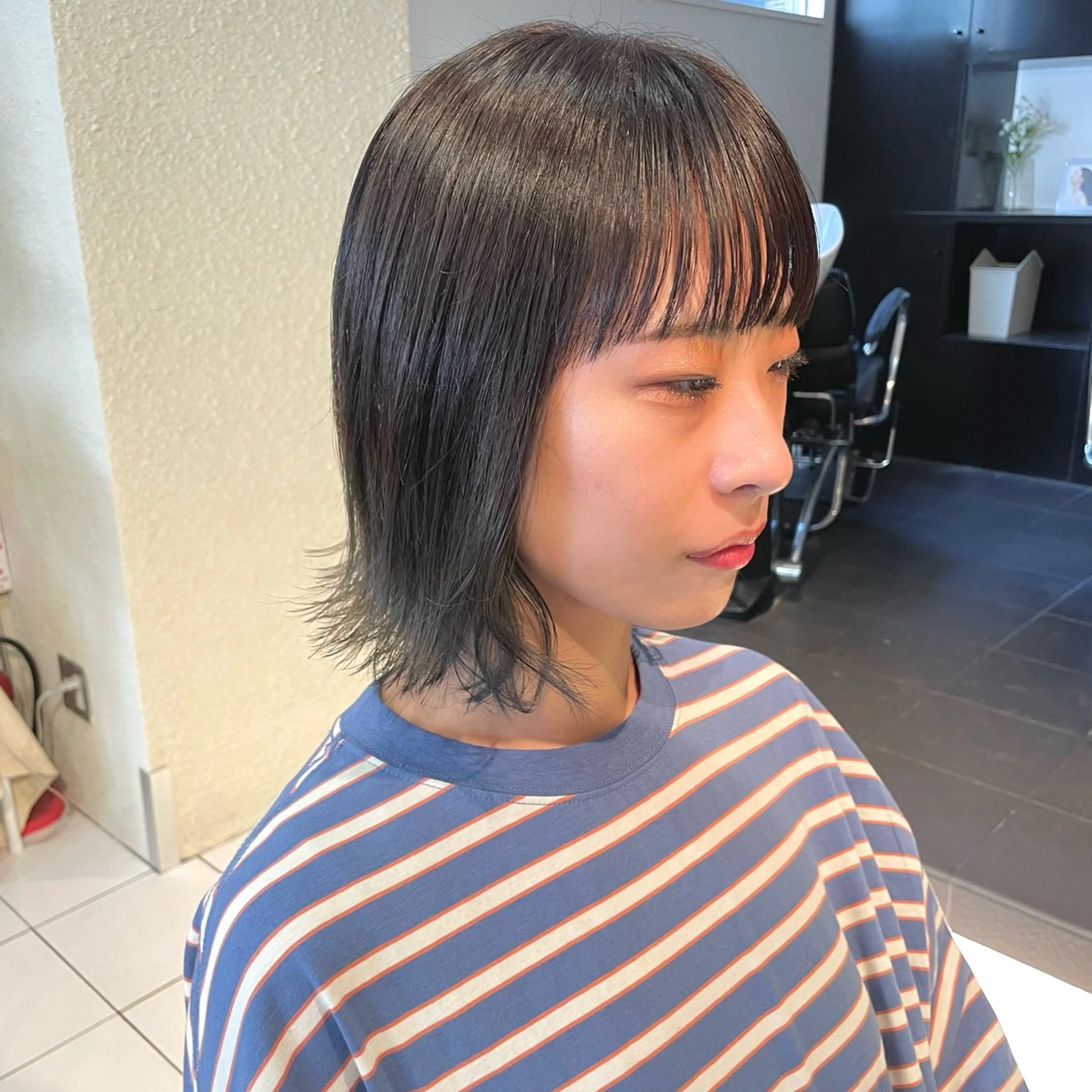 ミディアム カラー ブリーチ ブルーカラー ブルーグレー ダークグレー ダークグレージュ 透明感カラー/ 寺田千雅子のヘアスタイル