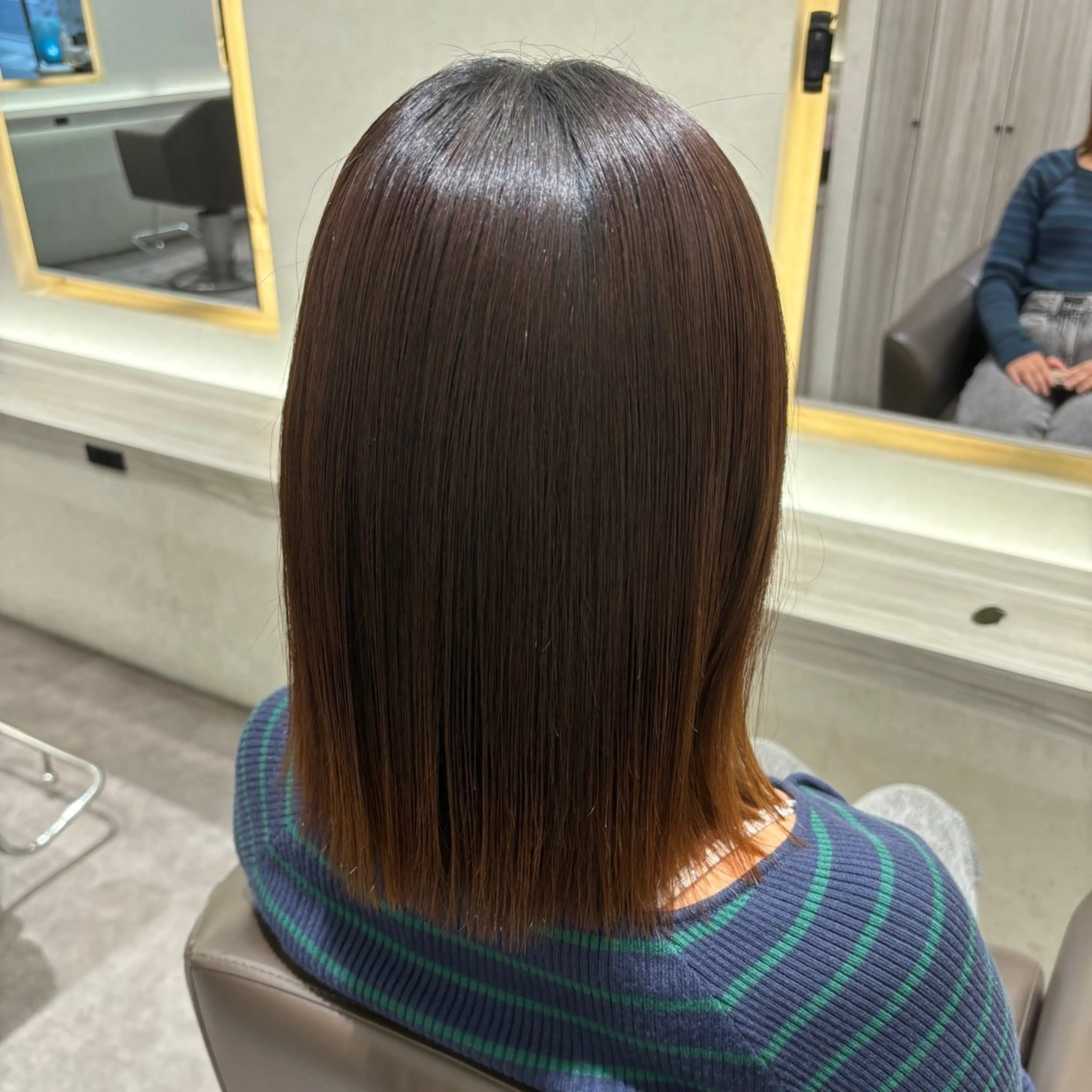 セミロング 二村 晃帆のヘアスタイル