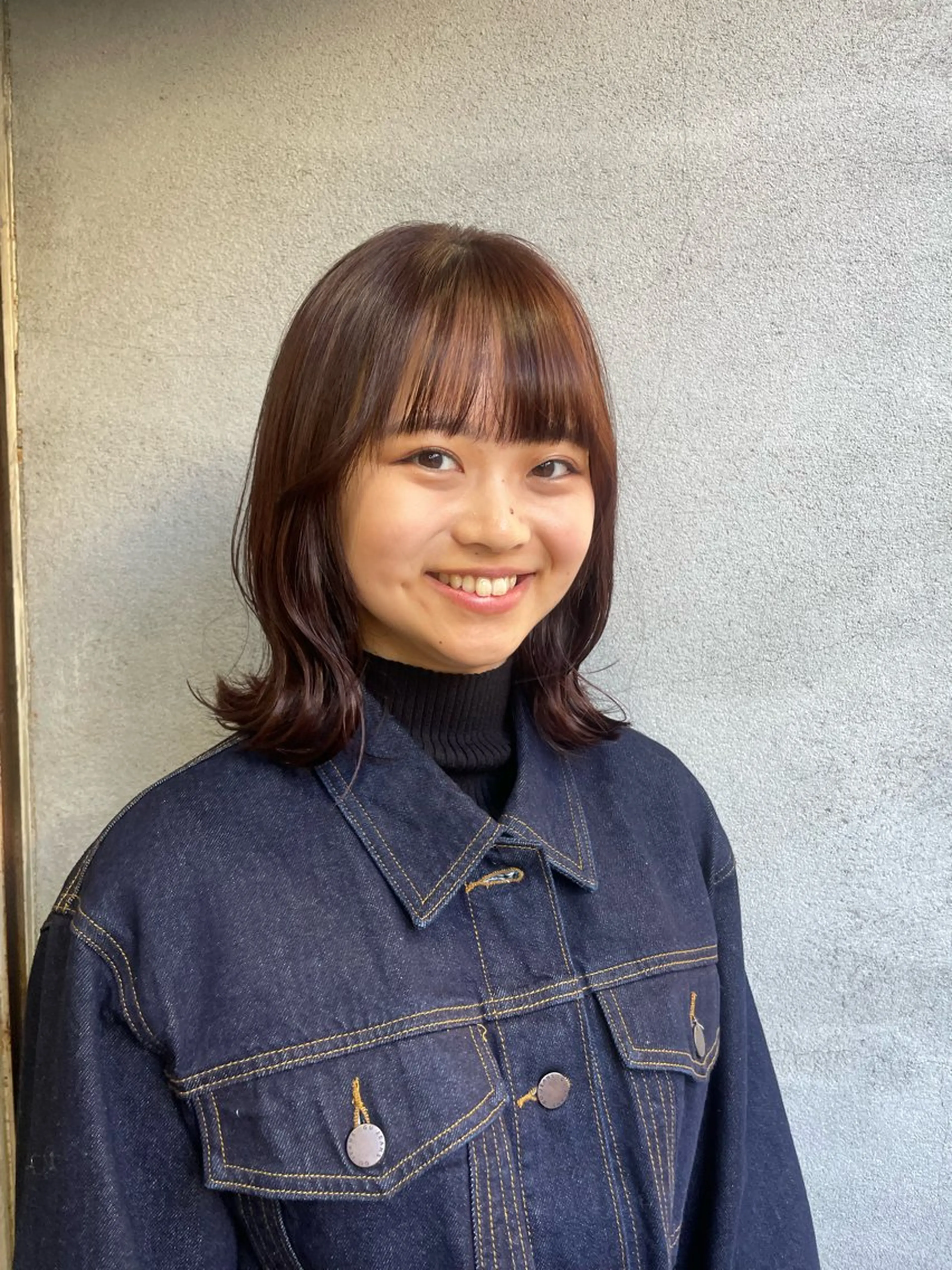 ミディアム カット ヘアカラー トリートメント 顔周りカット 🎀サヤカ🎀のヘアスタイル