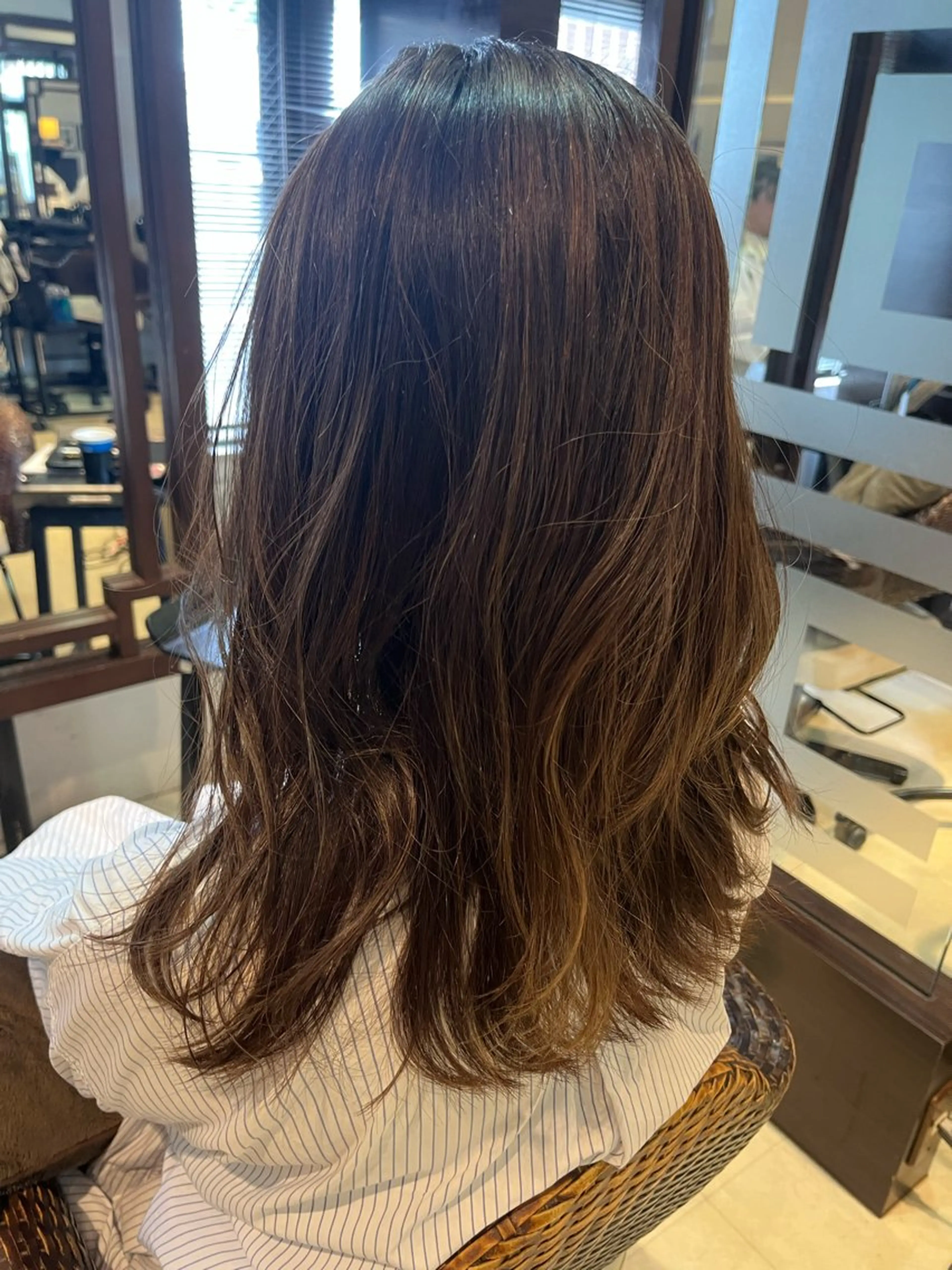 ロング カラー 髪質改善 ヘアカラー トリートメント 岩上 充希のヘアスタイル
