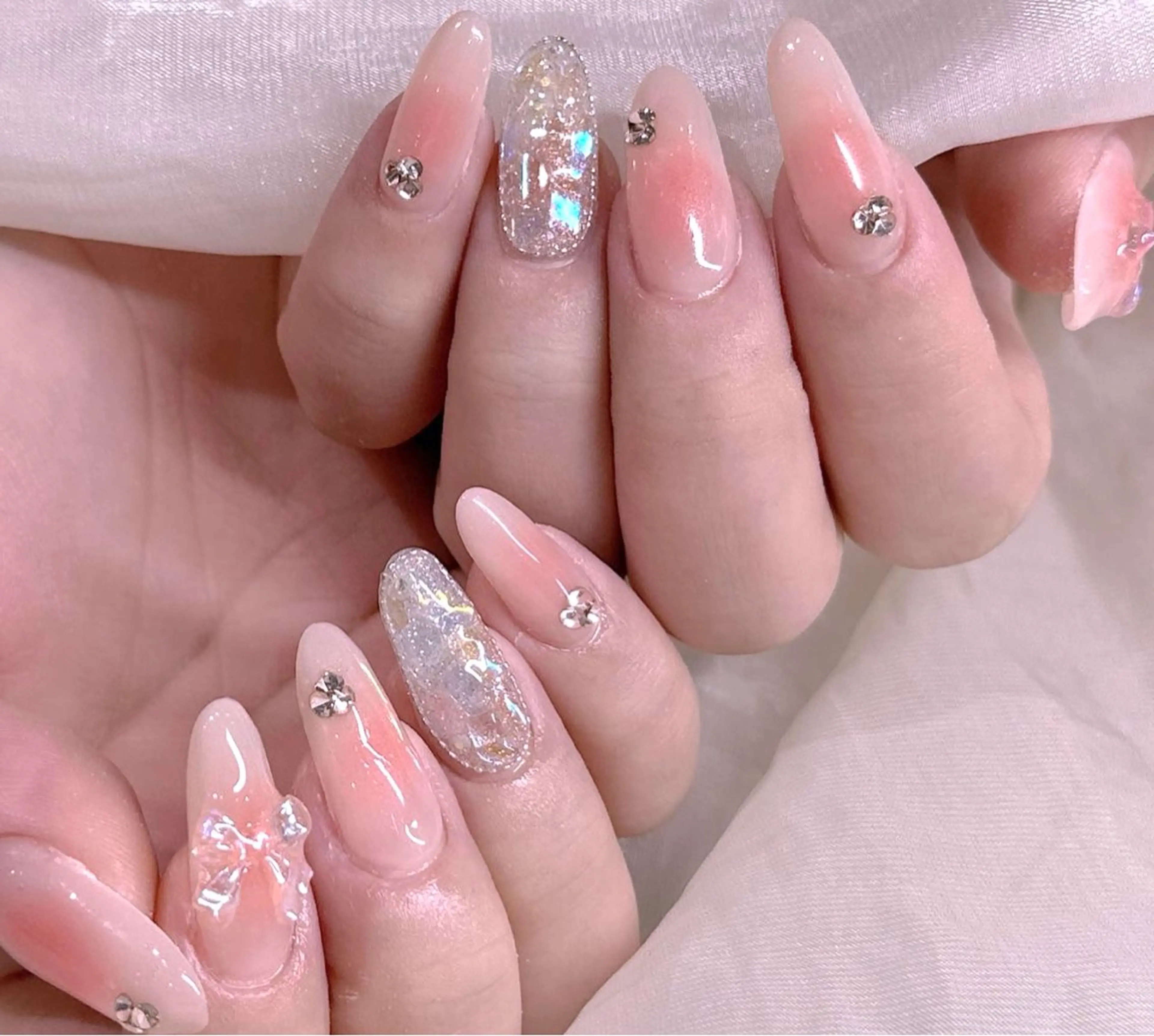 ネイル ブルー チークネイル フレンチネイル ハート ホログラムネイル ハンドネイル 美爪パラジェル導入店 Sunnilyのネイルデザイン