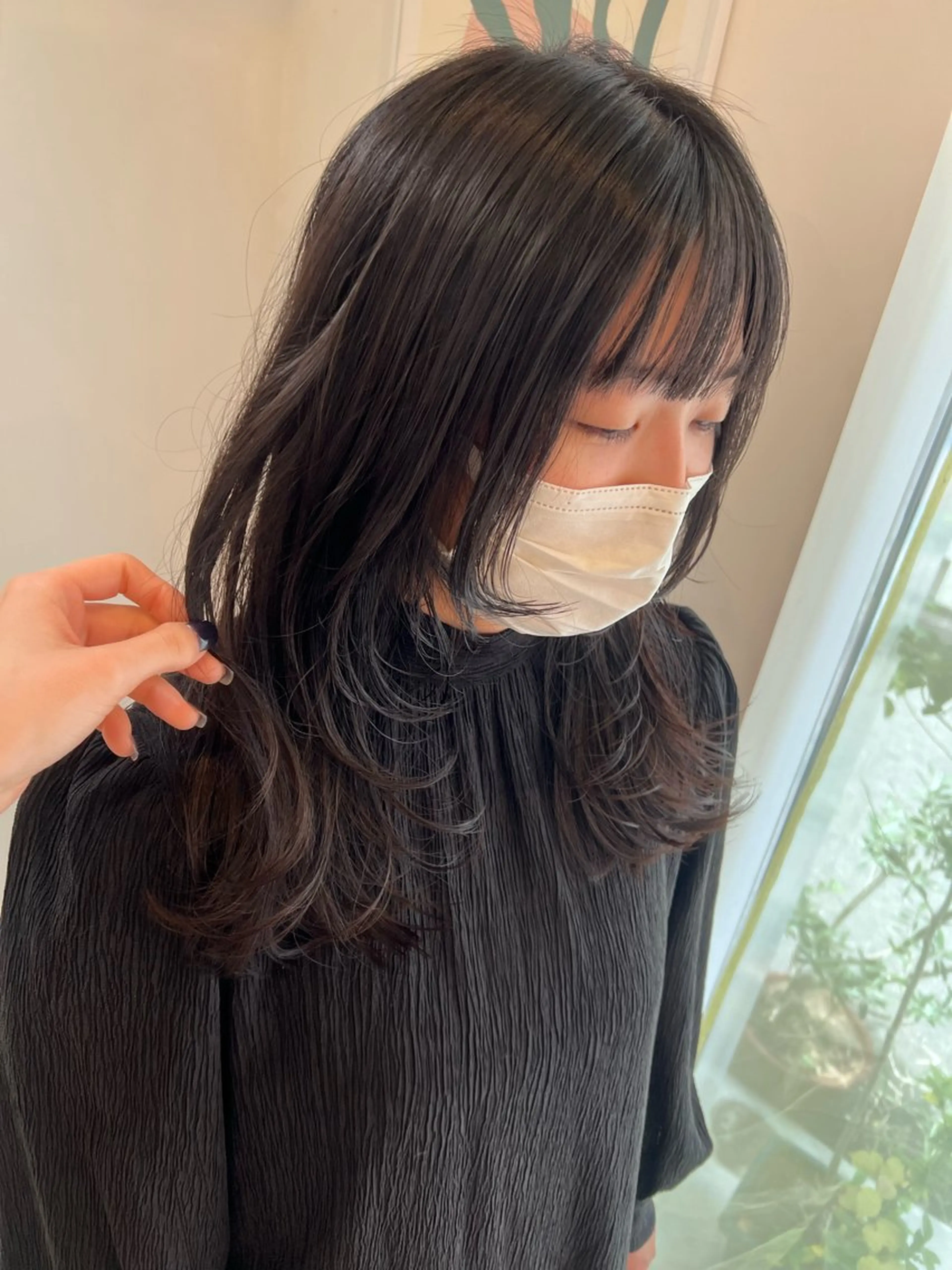 ロング 顔まわりレイヤー 顔周りカット レイヤーカット カット トリートメント 長田 唯のヘアスタイル