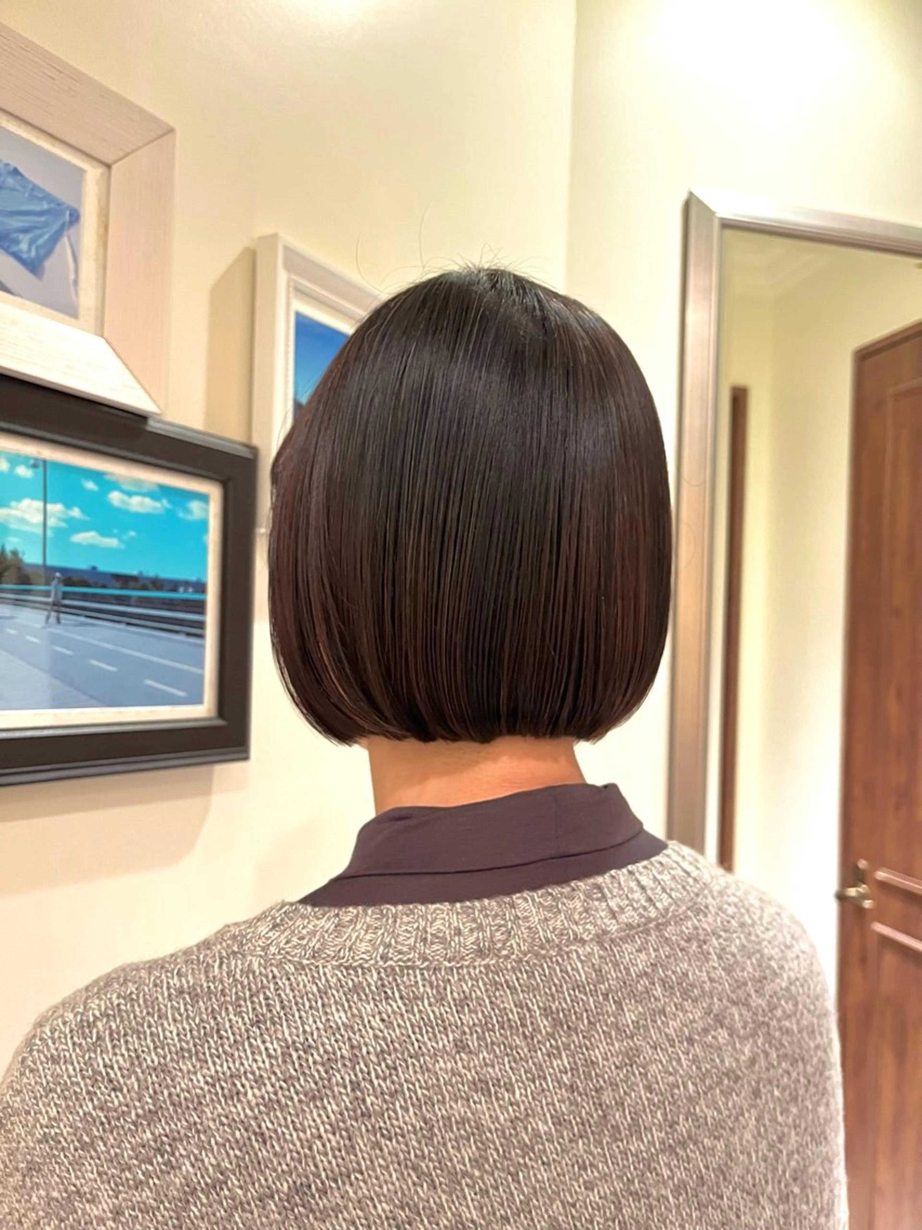 ショート カラー ボブ 青山 莉奈のヘアスタイル