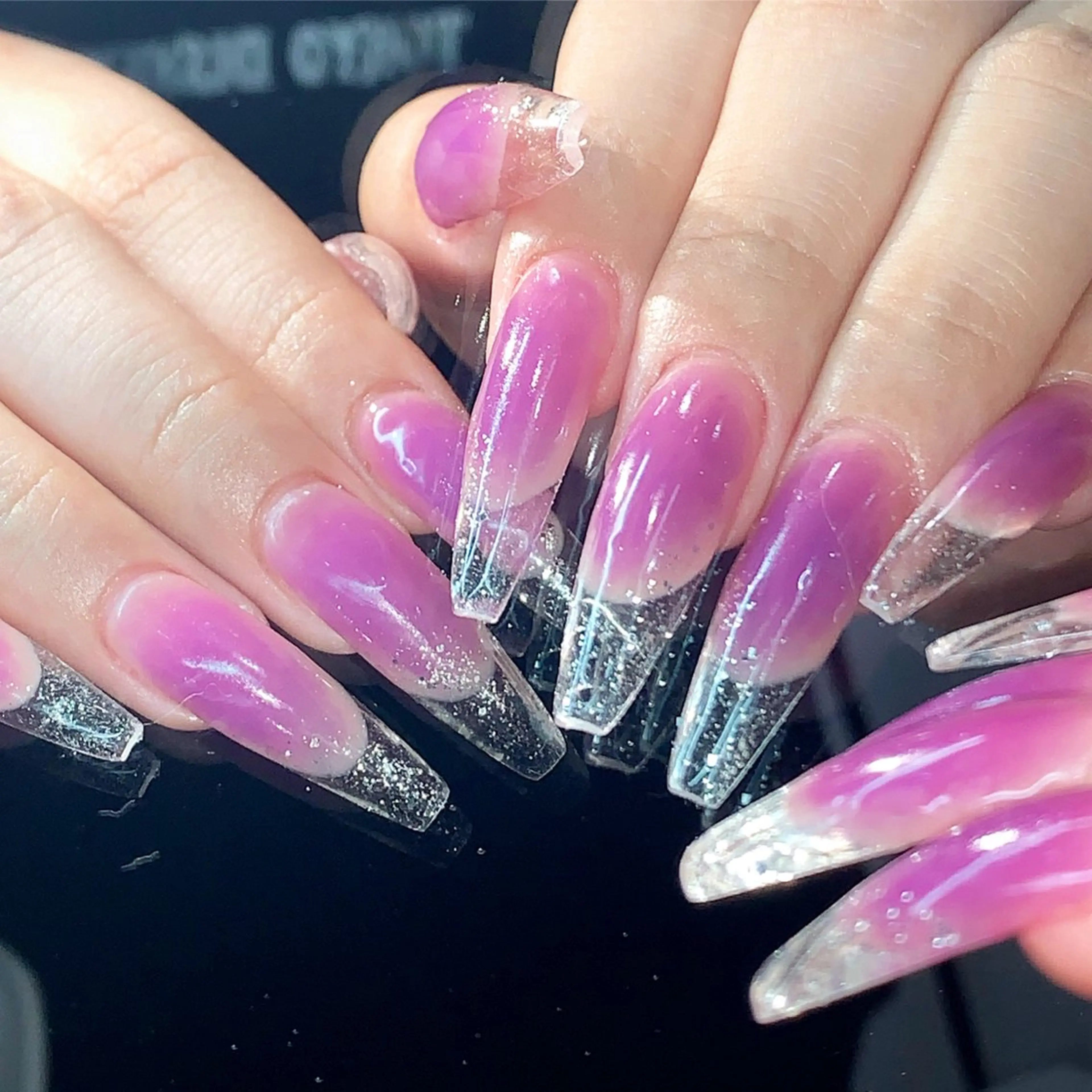 ネイル ハンドネイル NES NAIL所属・さゆり￤推しキャラ ￤ロングネイル🩷のネイルデザイン