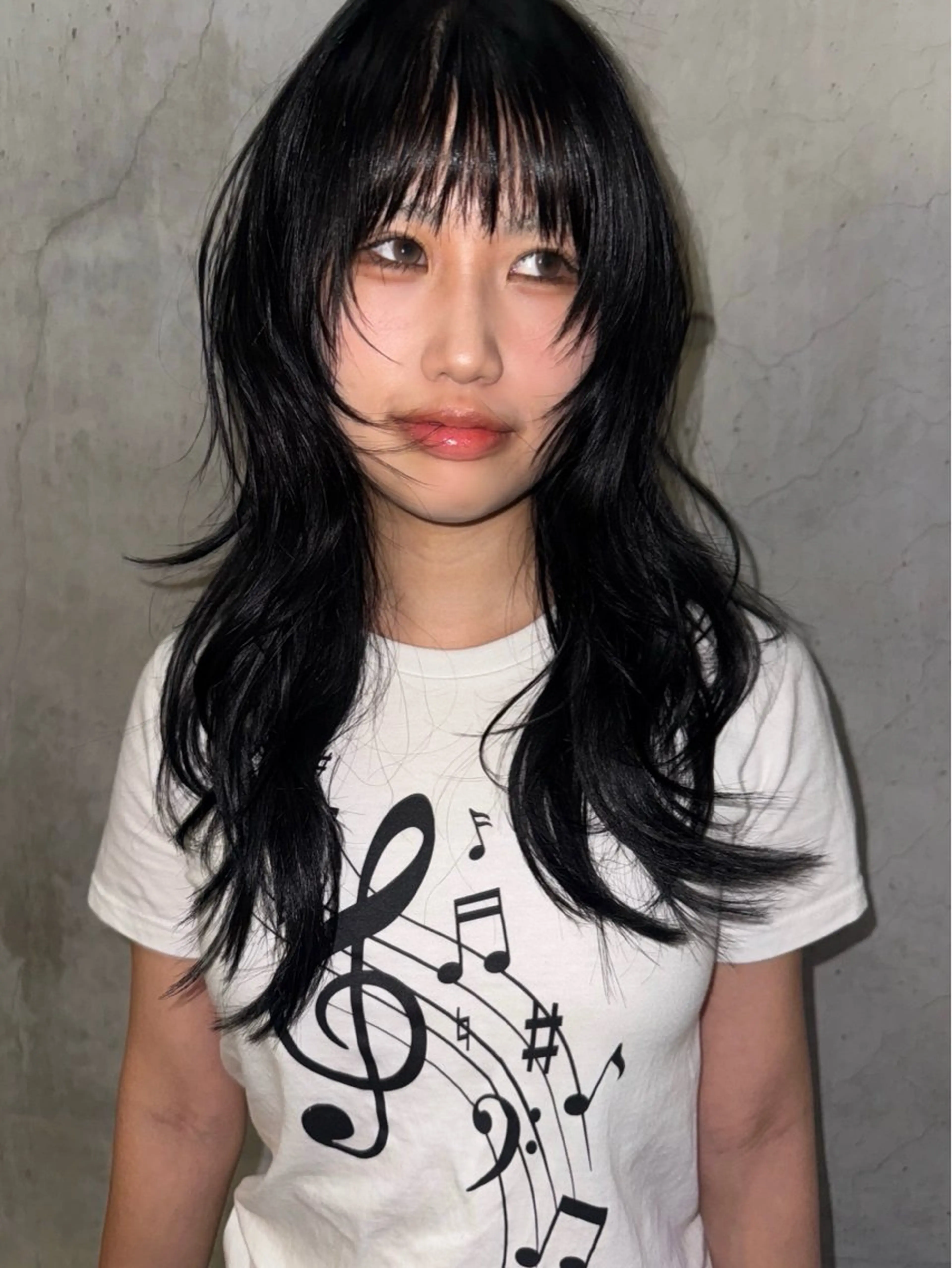 ロング カット ヘアカラー トリートメント anna 韓国レイヤ ー/ ハッシュカットのヘアスタイル