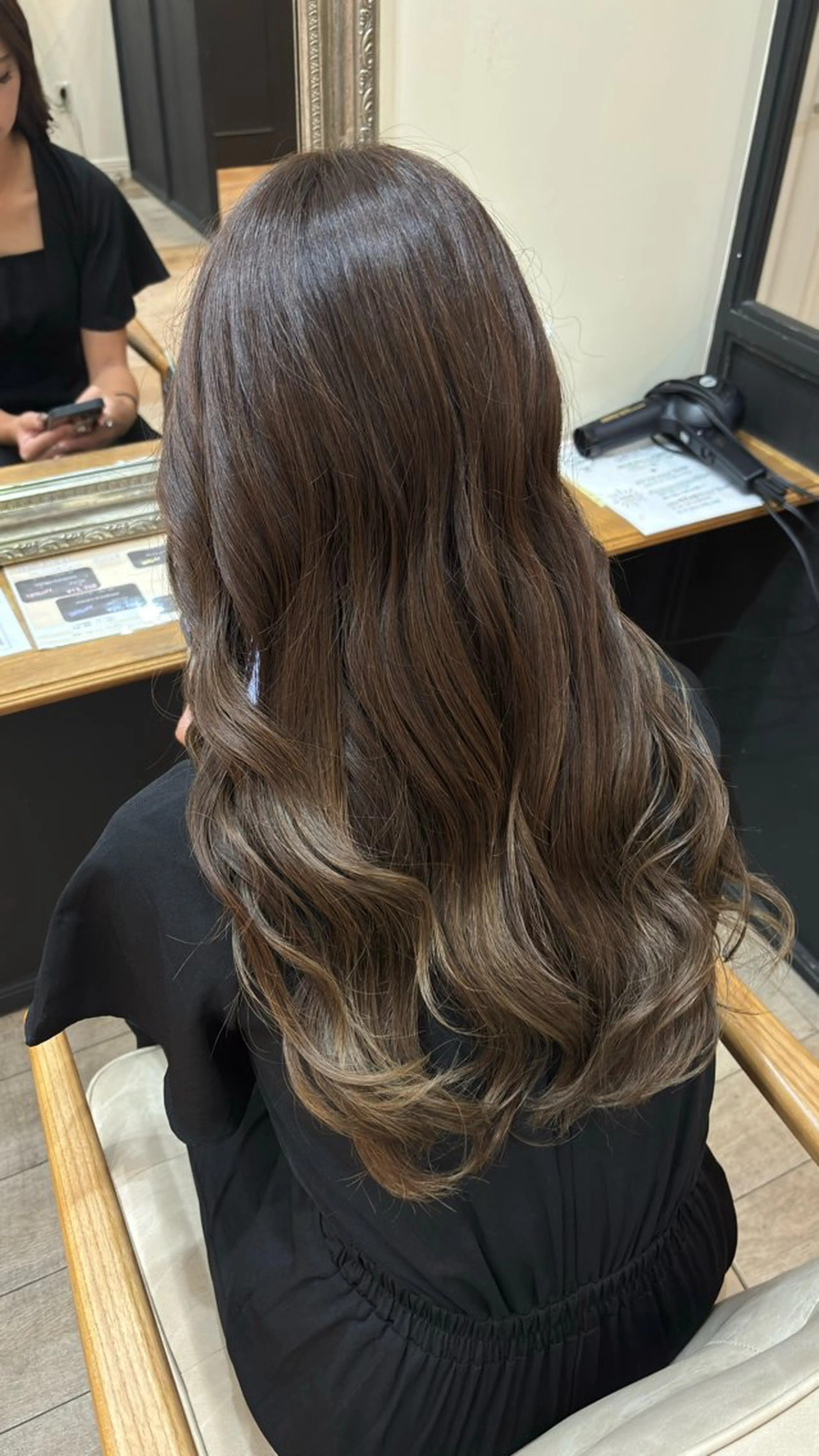 ロング カラー ブリーチ グラデーションカラー ヘアカラー トリートメント Fukuma Karinのヘアスタイル