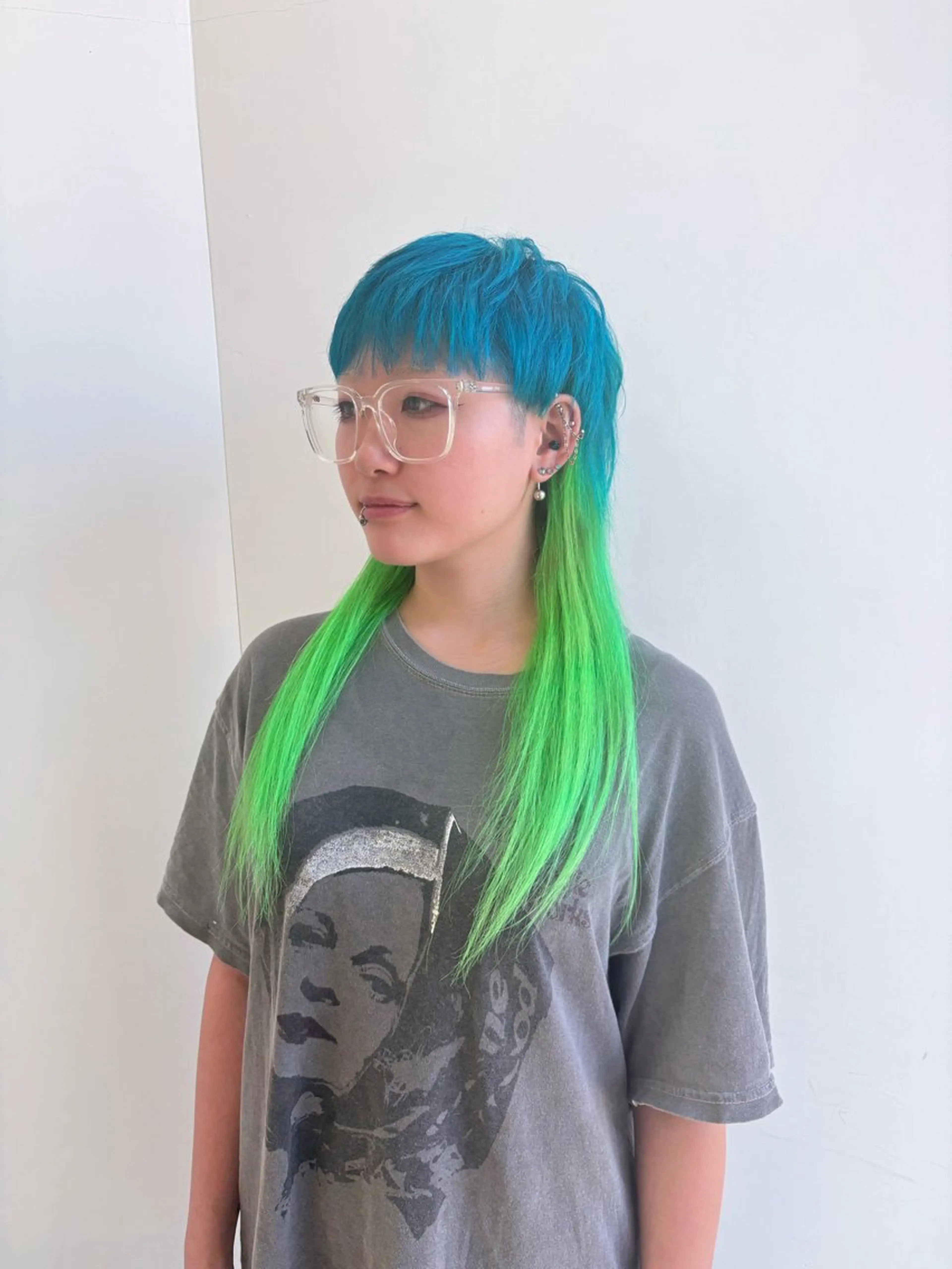 セミロング カラー ヘアカラー トリートメント 高明度ハイトーン/ デザイン/莉音🧤のヘアスタイル