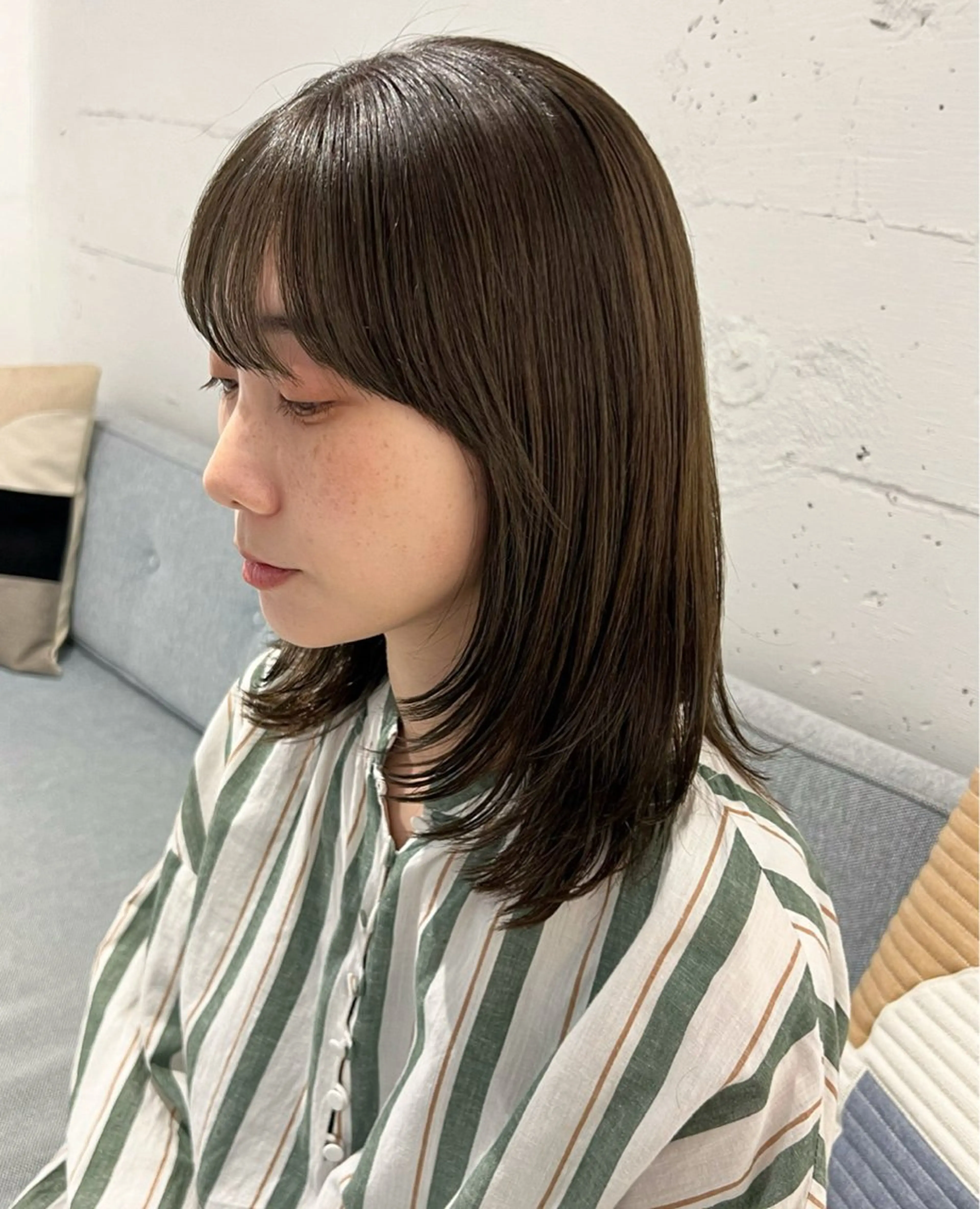 ミディアム カラー ヘアカラー トリートメント 峯田 優花のヘアスタイル