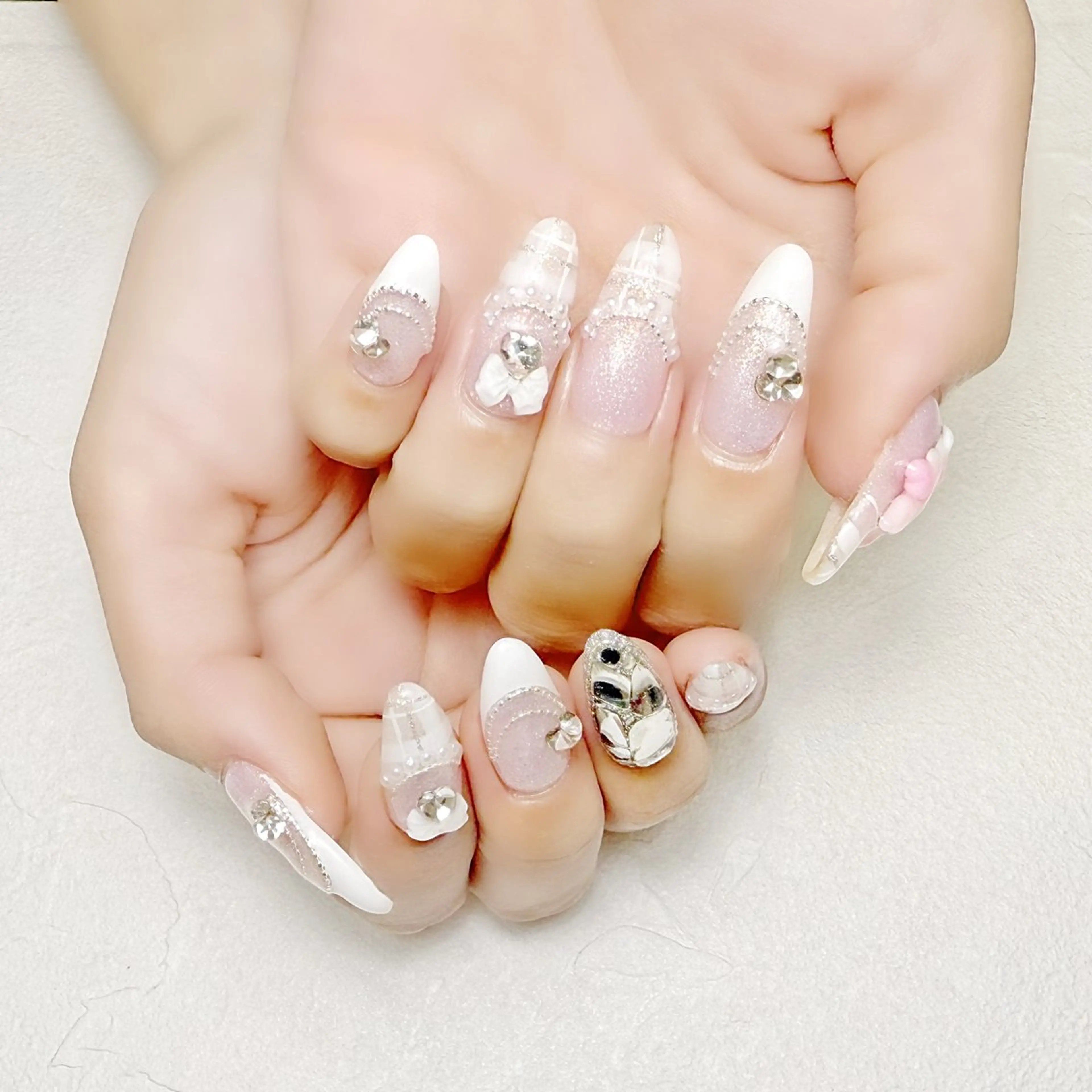 ネイル アートネイル フレンチネイル ピンク リボン ストーンネイル rouse nail RISATOのネイルデザイン