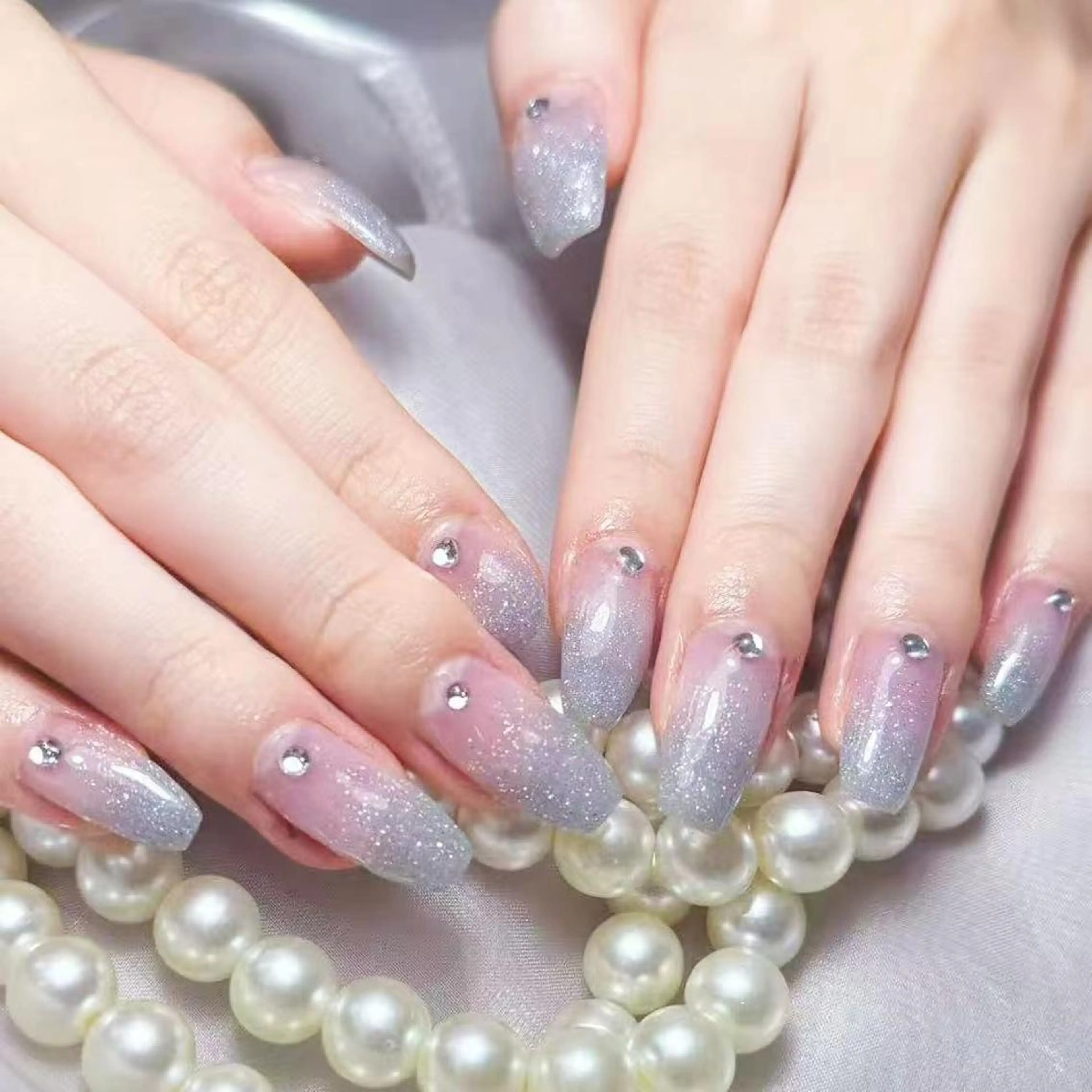 ネイル アートネイル オーロラネイル ガーリー キラキラネイル 韓国ネイル ハンドネイル ハンドケア AYU_ Monster🎀のネイルデザイン