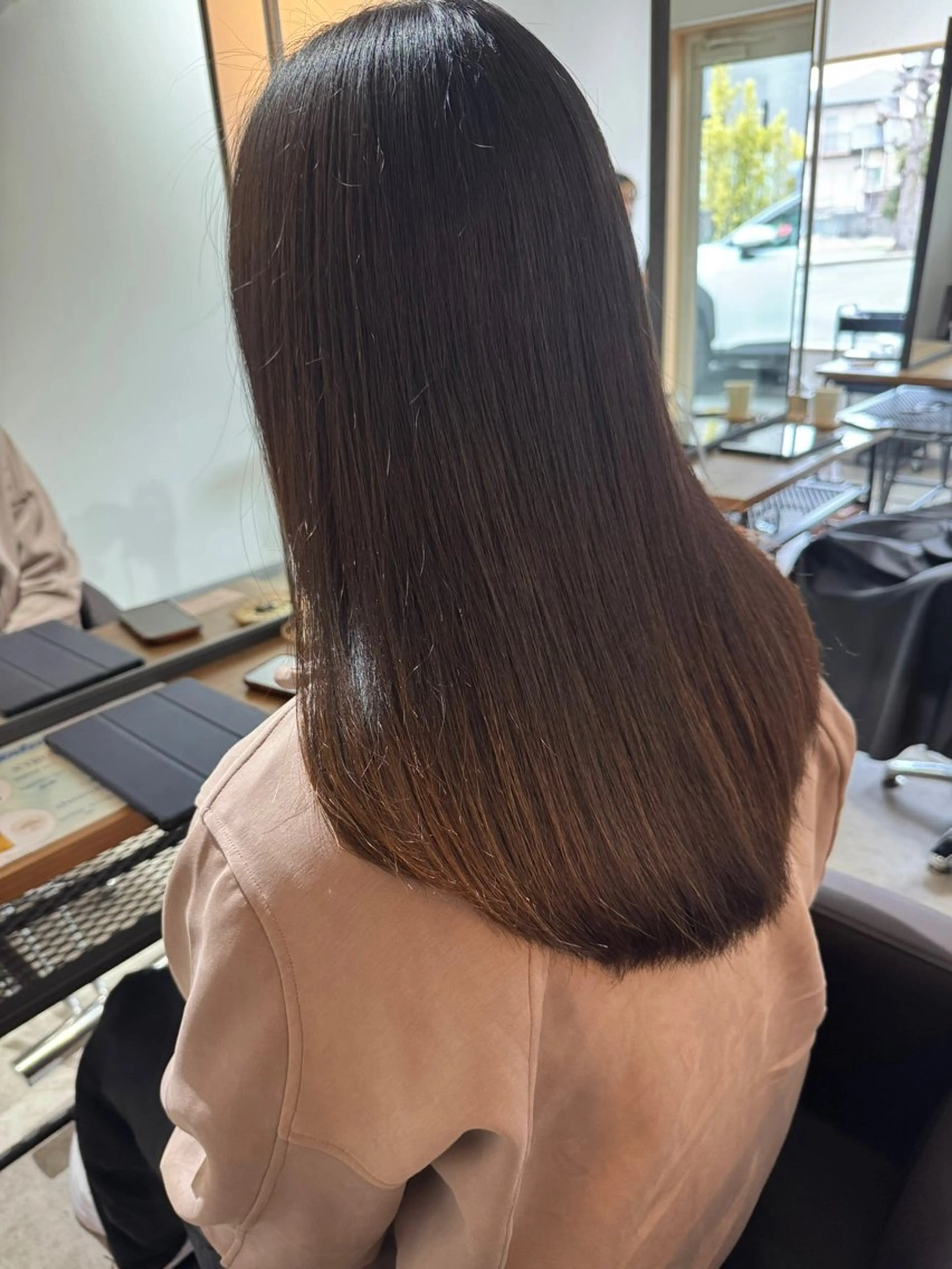 ミディアム ✨艶ブリーチカラー✨ ✨艶髪ストレート✨のヘアスタイル