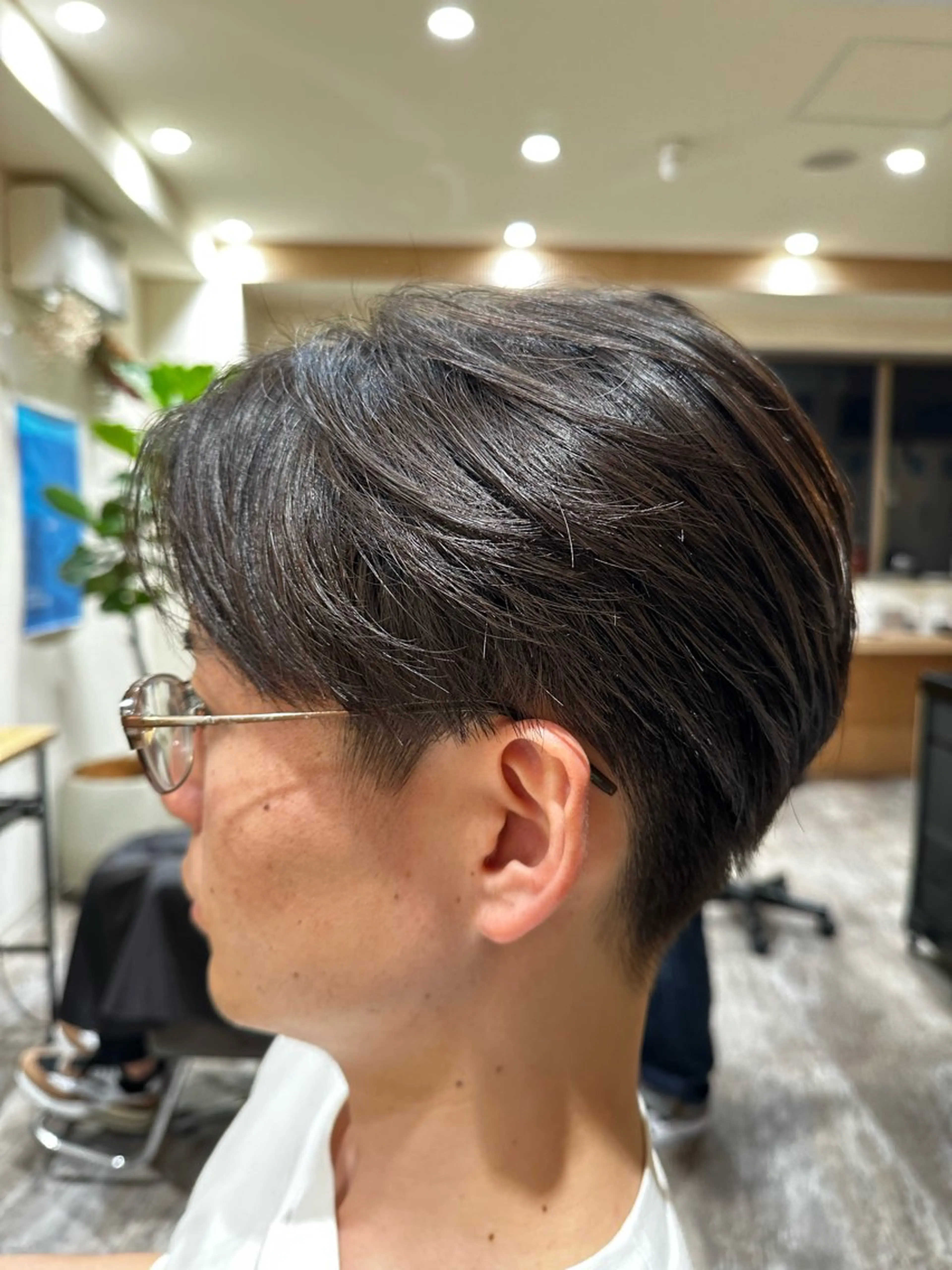 ショート パーマ メンズ センターパート メンズパーマ メンズカット×眉毛 デザイナー⚘Nanaのヘアスタイル