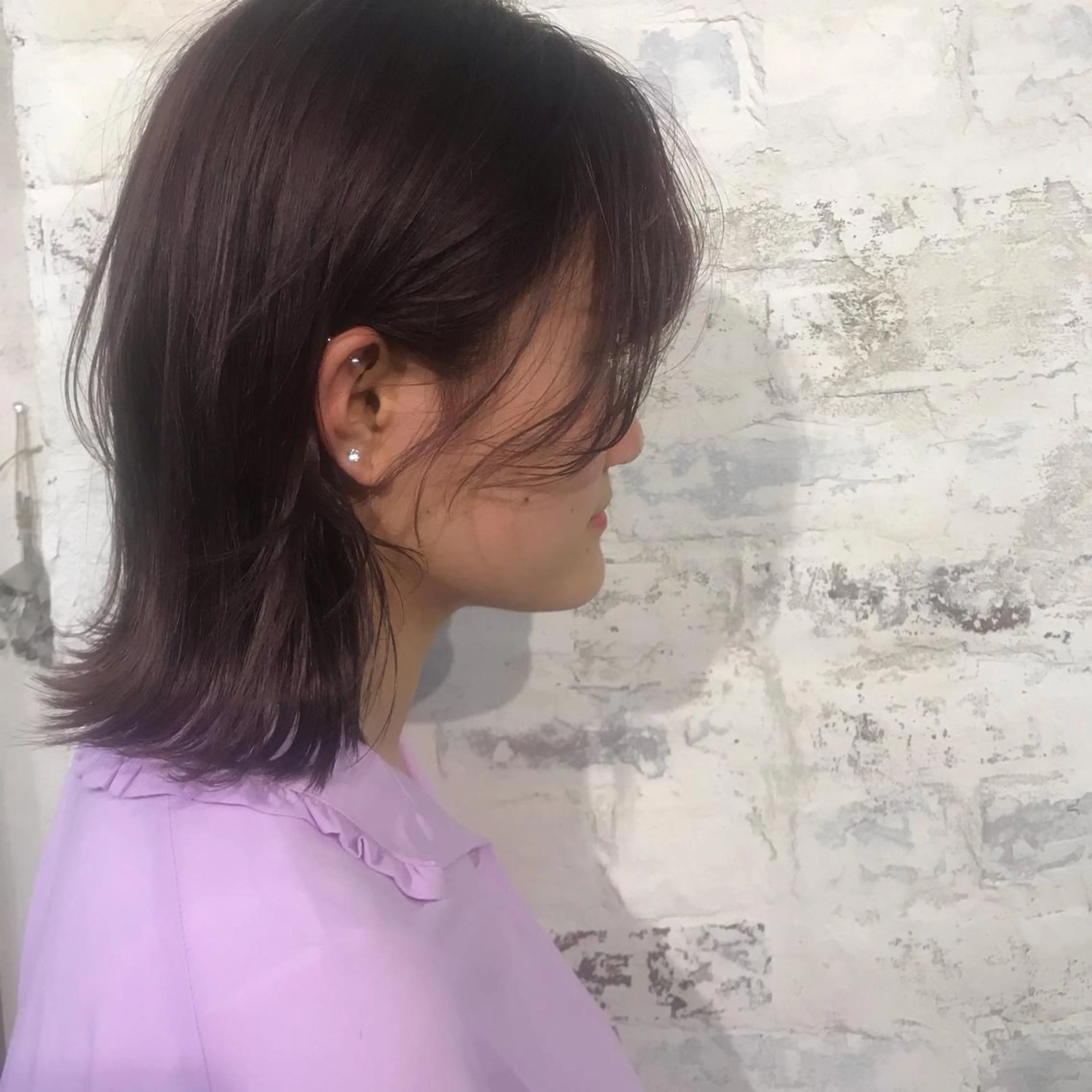 ミディアム カラー バイオレットカラー 泊 紗羅のヘアスタイル