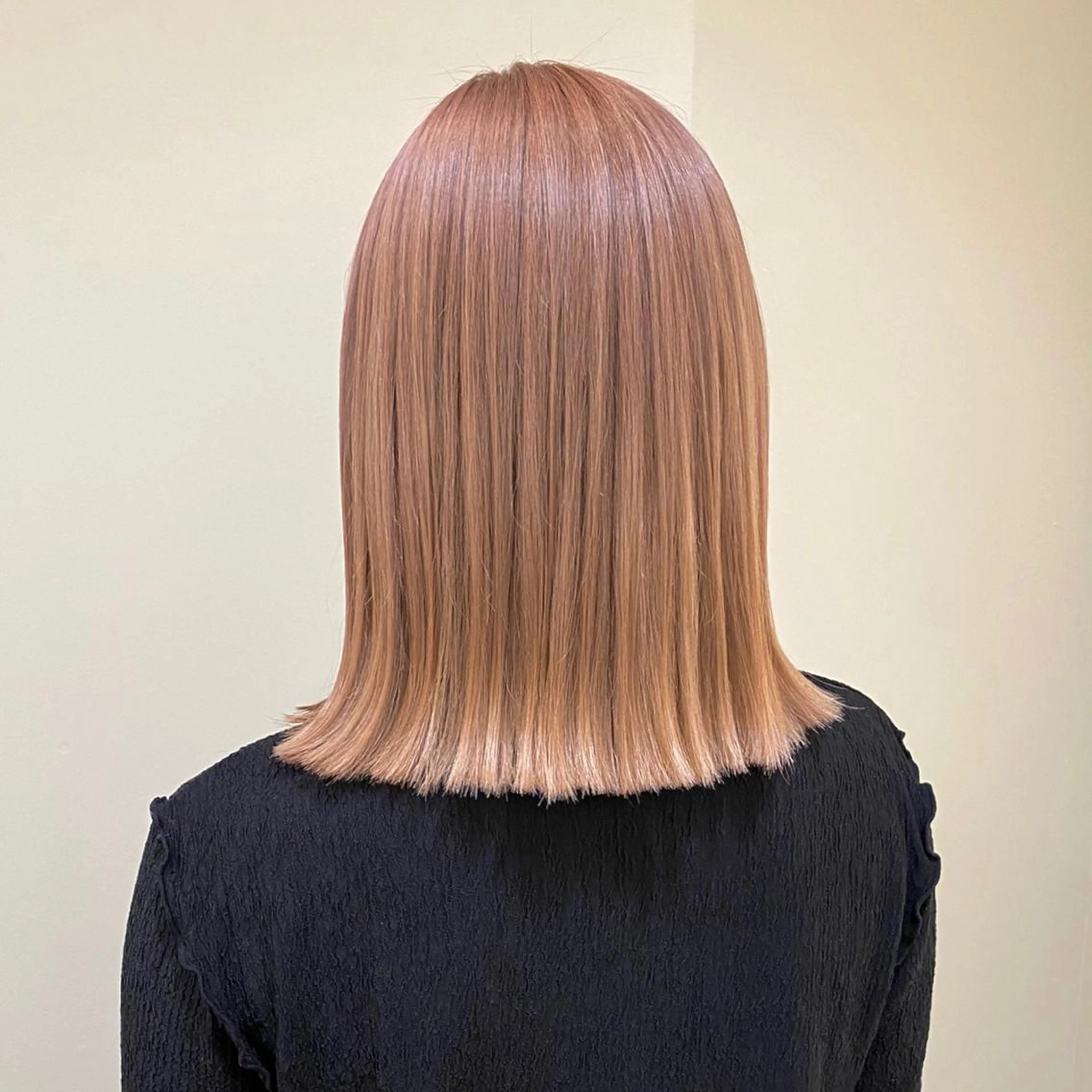 ミディアム カラー ANNA /艶髪/ハイトーンのヘアスタイル