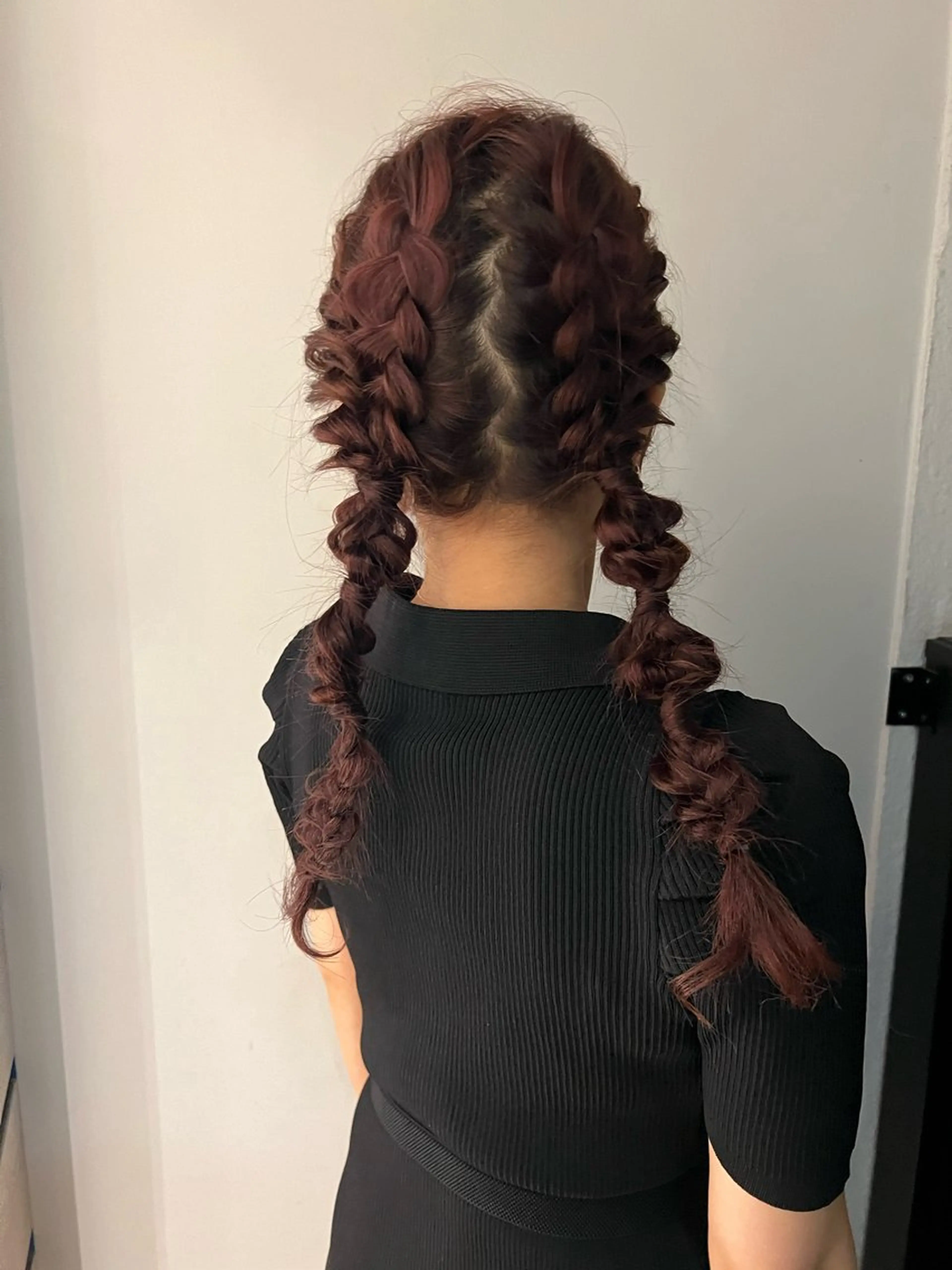 ロング カラー パーマ ヘアアレンジ ツインテール ヘアセット 🎨カラー満足度 500%💫ヅル💫のヘアスタイル