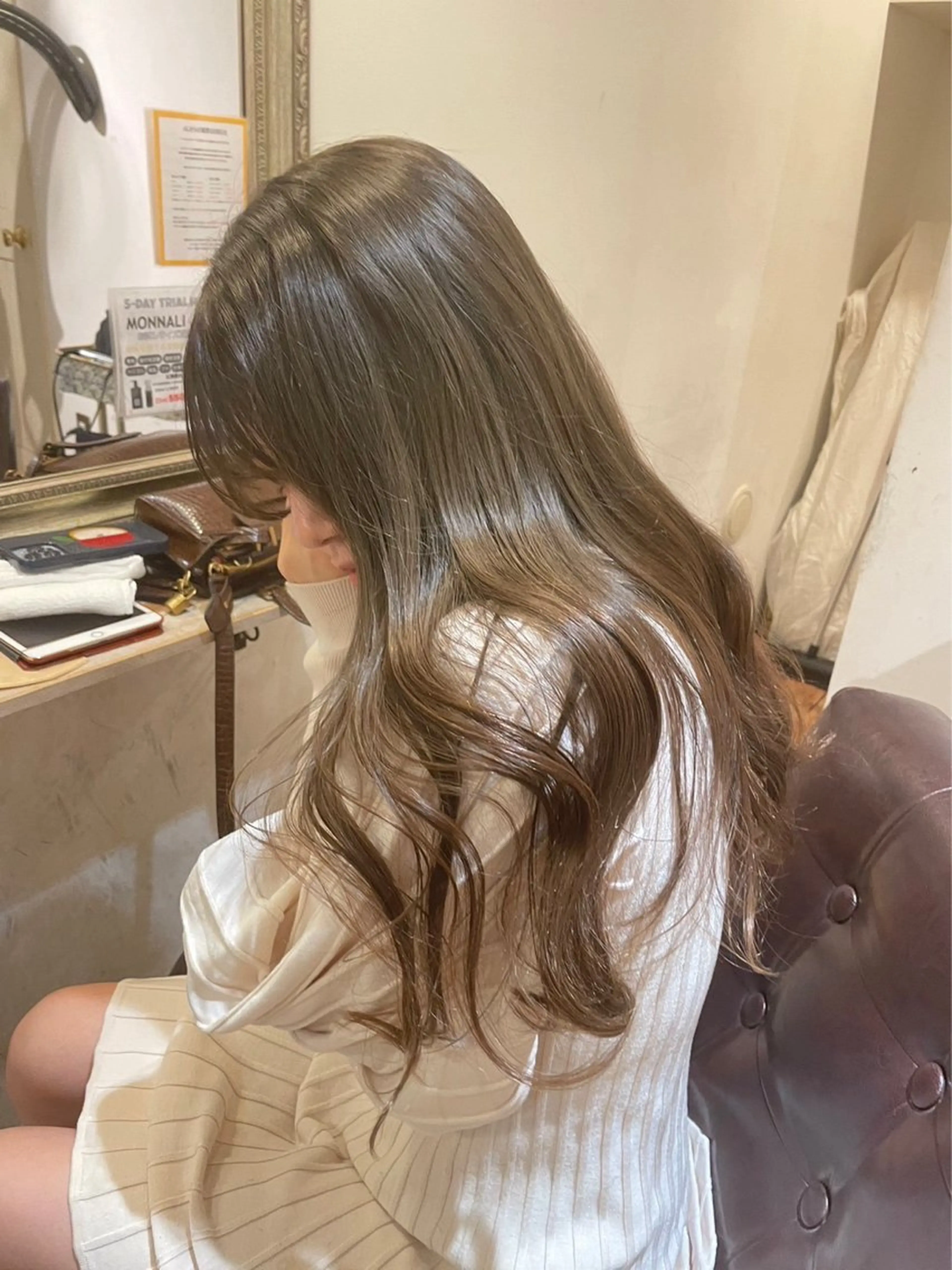 ロング 急募13日レディース カット THIARAのヘアスタイル