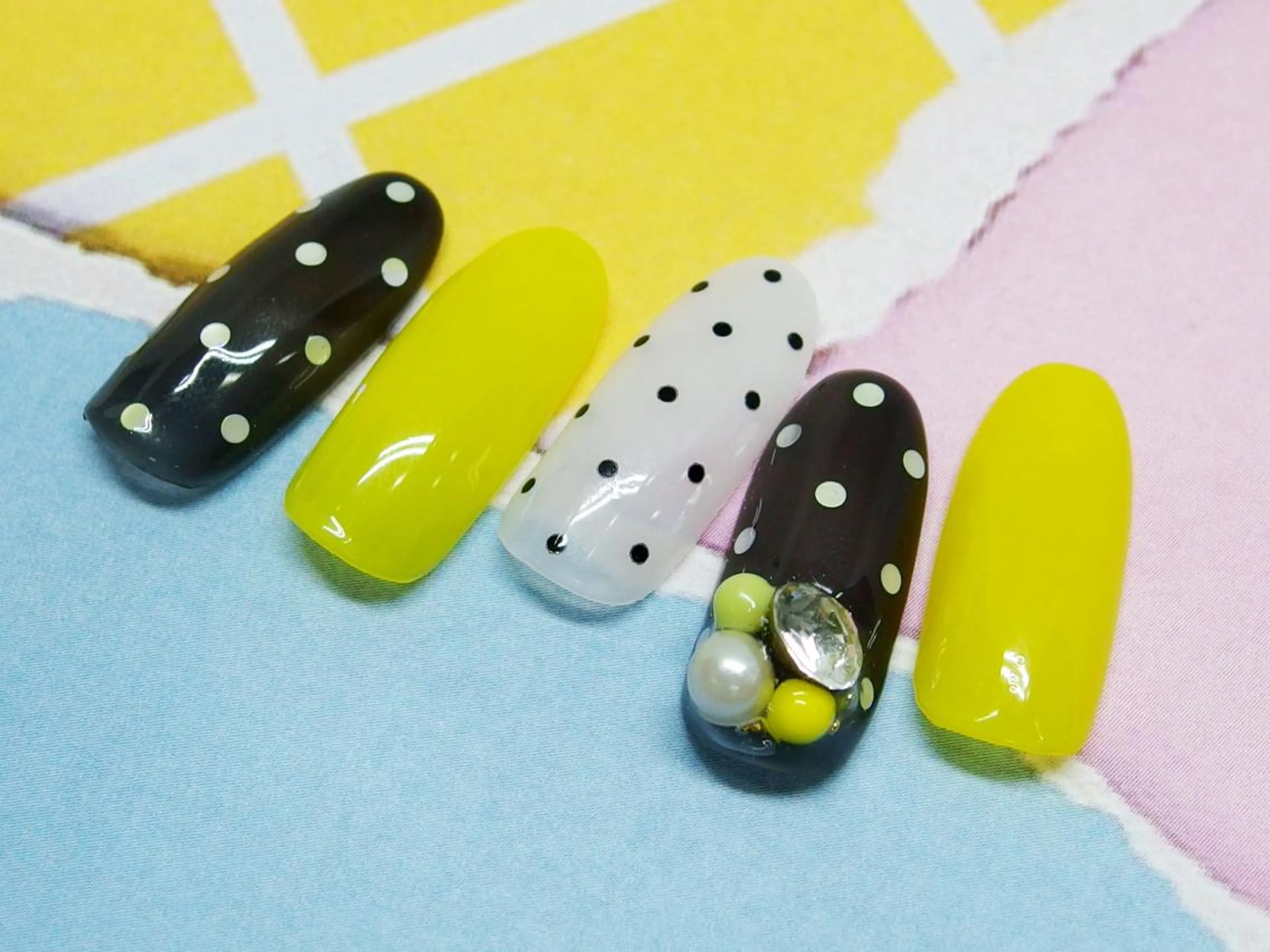 ネイル ドット ストーンネイル ハンドネイル ティーエヌ 金山駅東口店のネイルデザイン