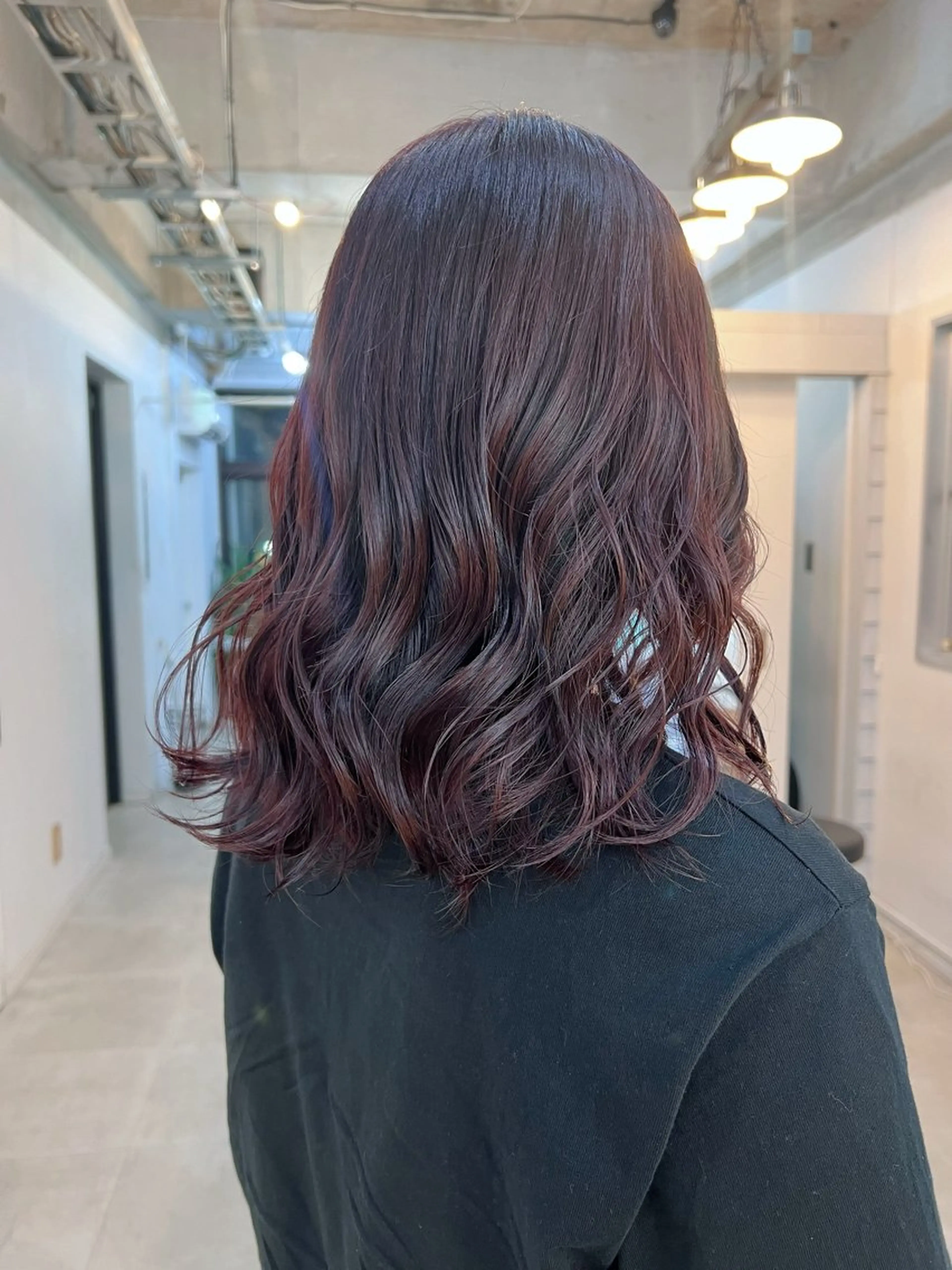 ミディアム カット ヘアカラー ユ イのヘアスタイル