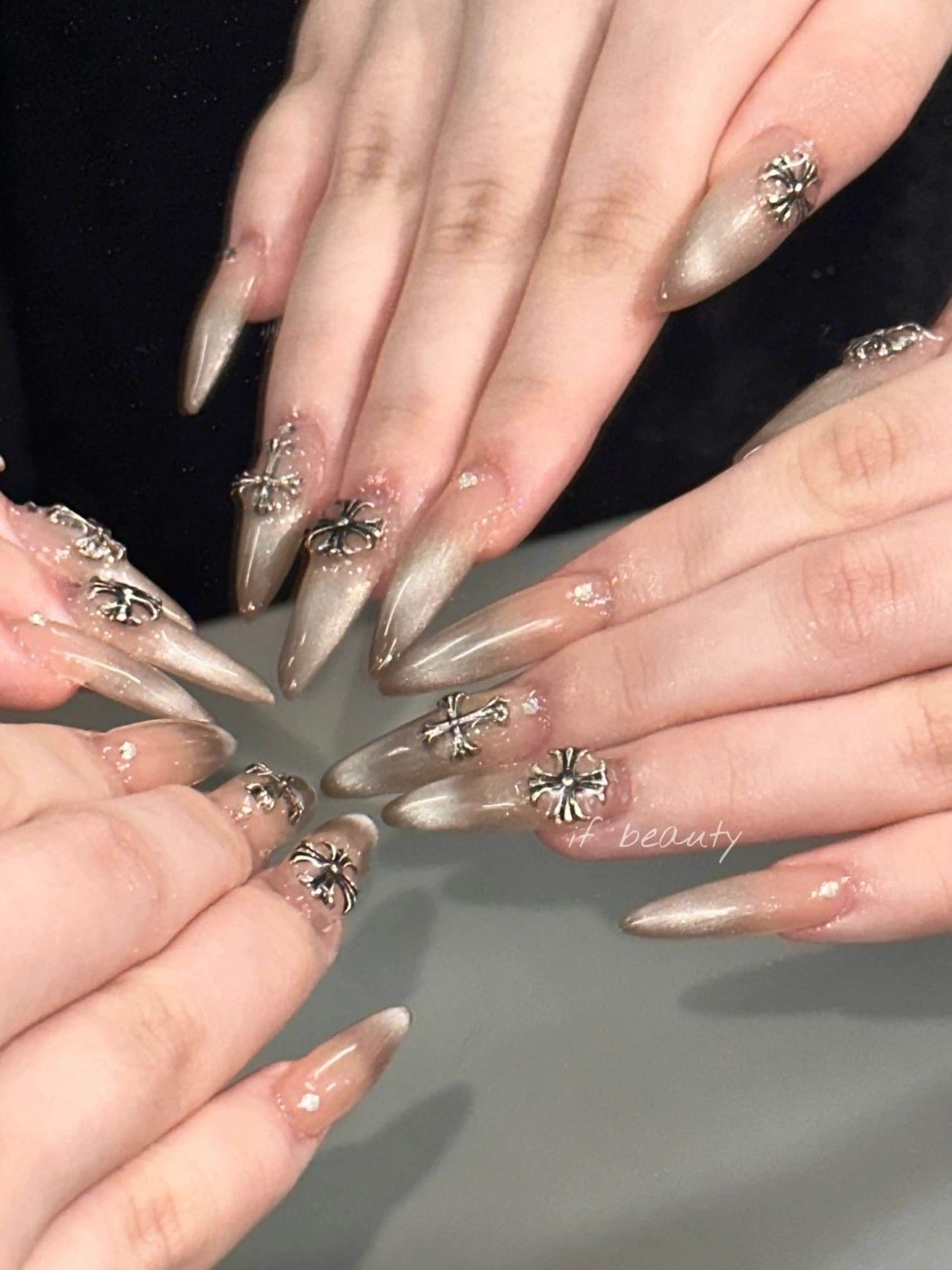 ネイル アートネイル ジェルネイル ニュアンスネイル パラジェル ワンホンネイル ハンドネイル if Hair＆Nail Salon所属・IKA /海外ネイル /個性派/ワンホンのネイルデザイン