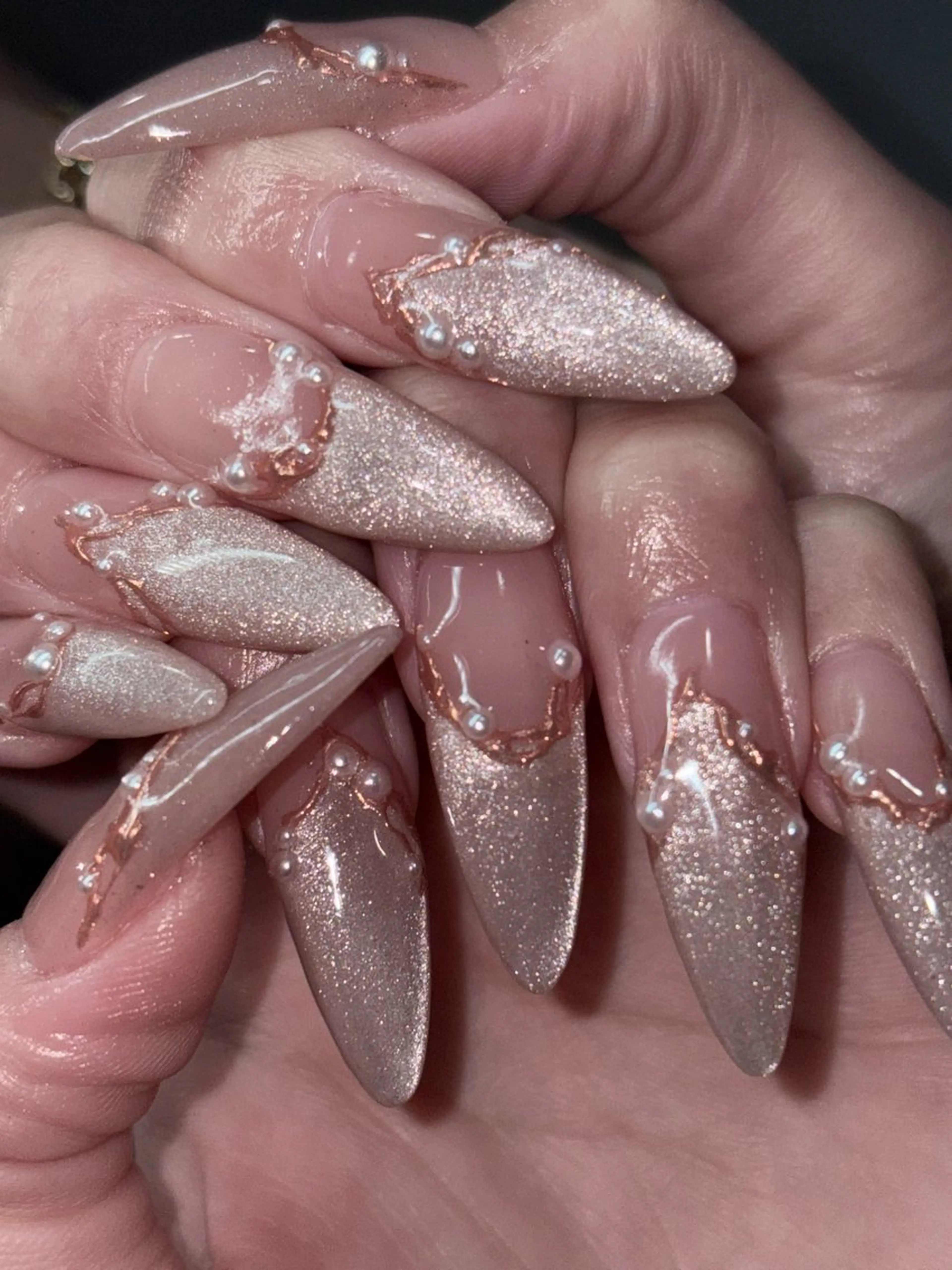 ネイル ハンドネイル NES NAIL所属・さゆり￤推しキャラ ￤ロングネイル🩷のネイルデザイン