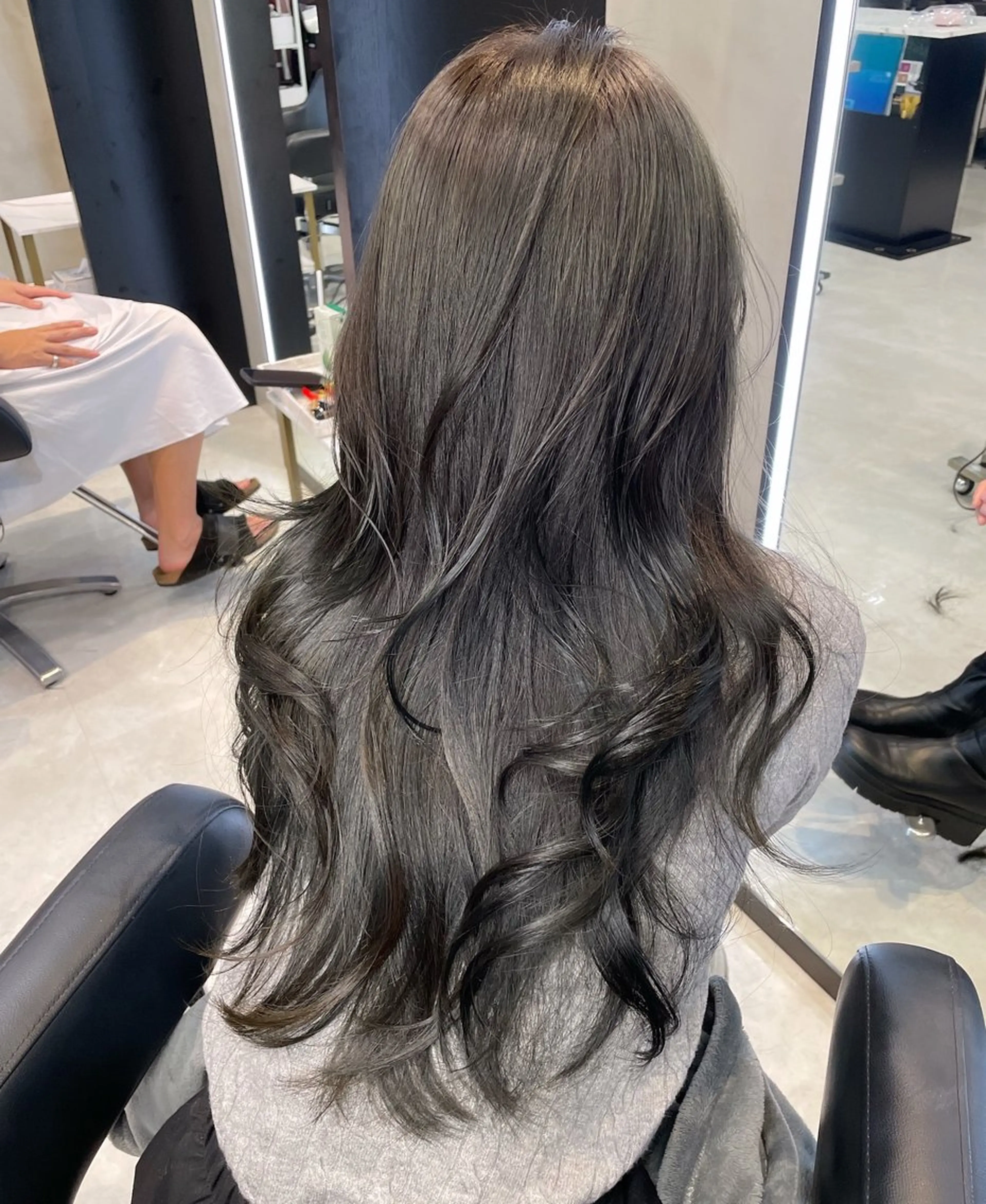 ロング カット ヘアカラー 韓国ヘア🇰🇷 YURIYAのヘアスタイル