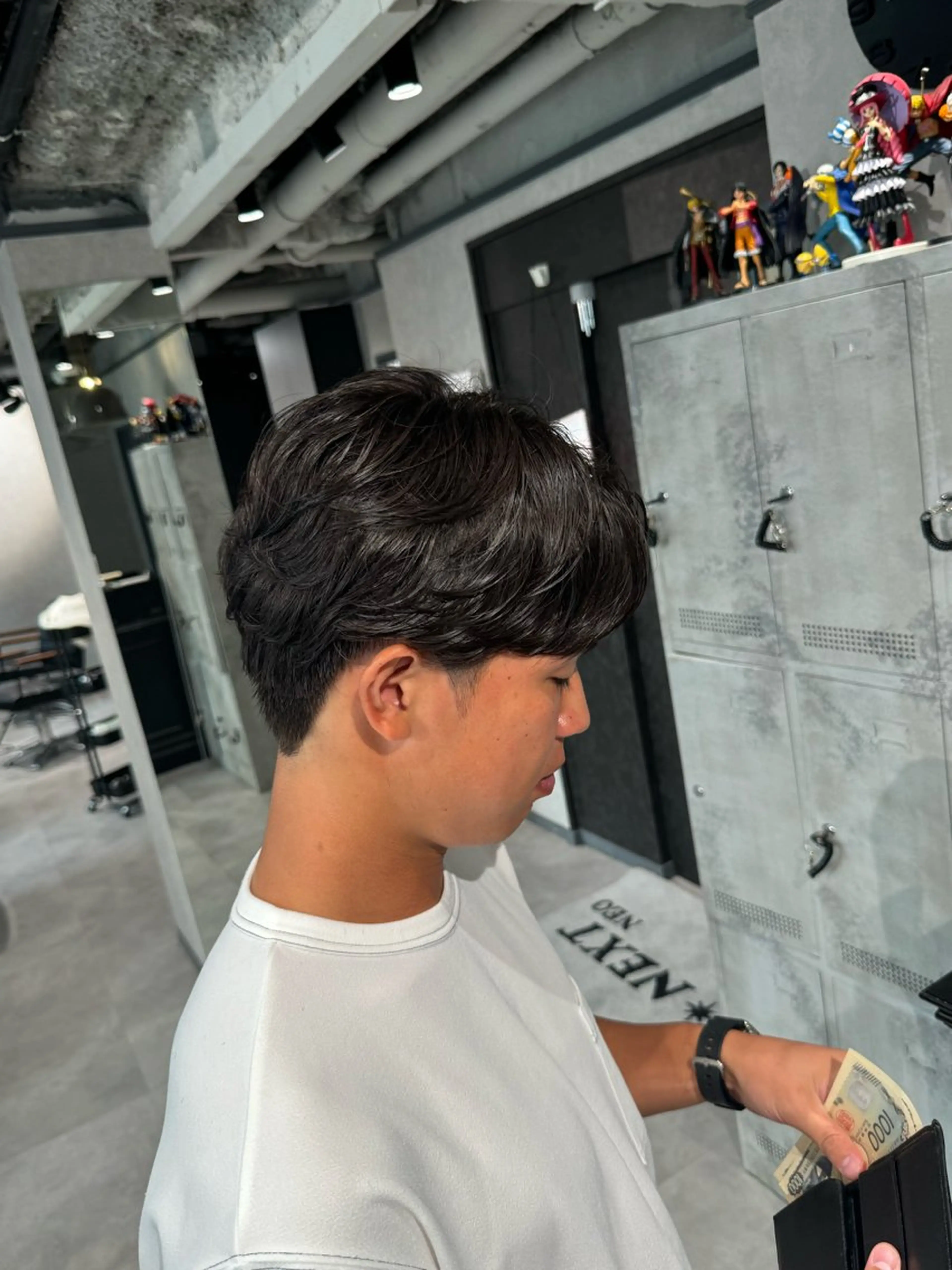 パーマ メンズ ニュアンスパーマ カット パーマ 韓国特化🇰🇷愁斗 センターパートパーマのヘアスタイル