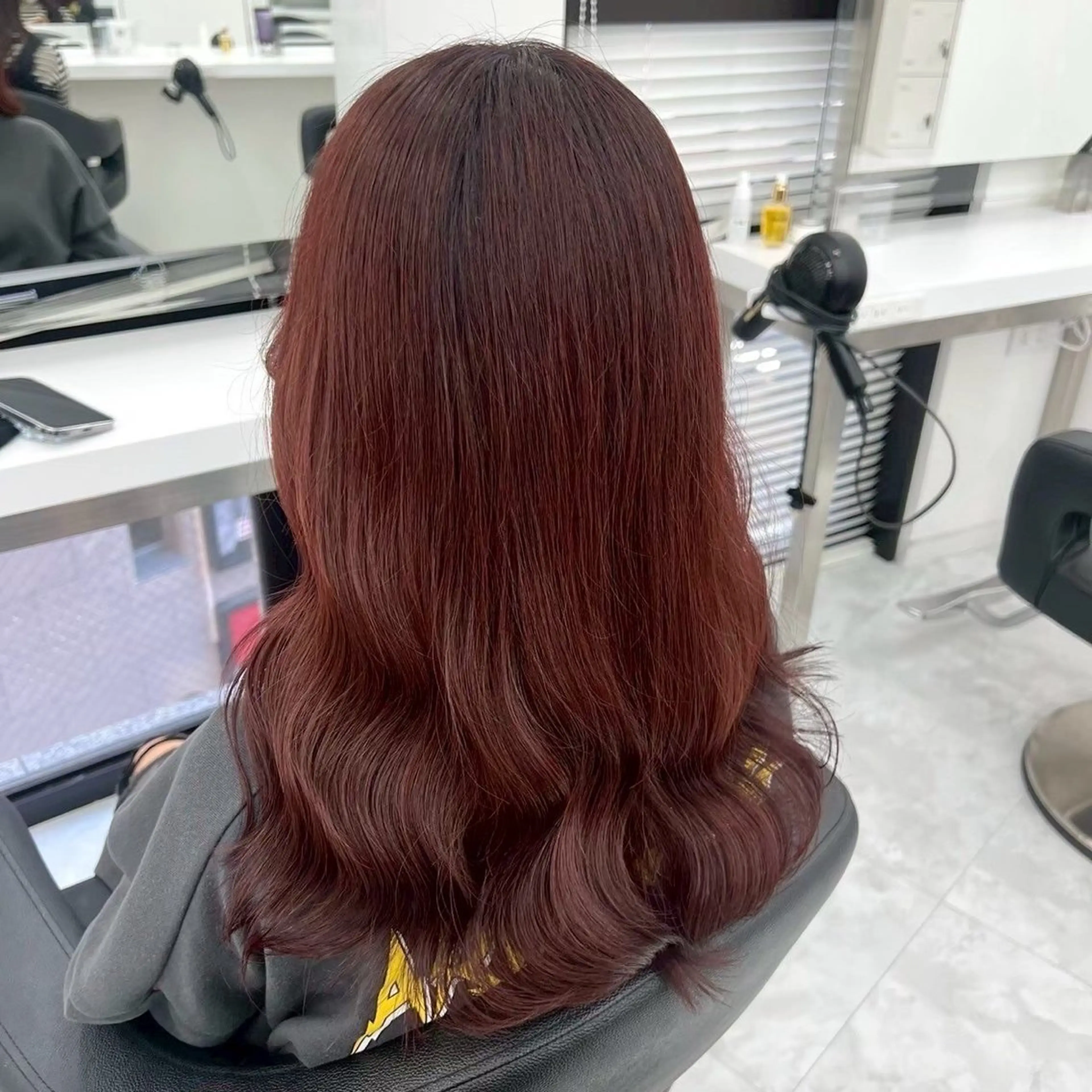 セミロング カラー 🖤ウルフ×ハイ トーン🖤KOYAのヘアスタイル