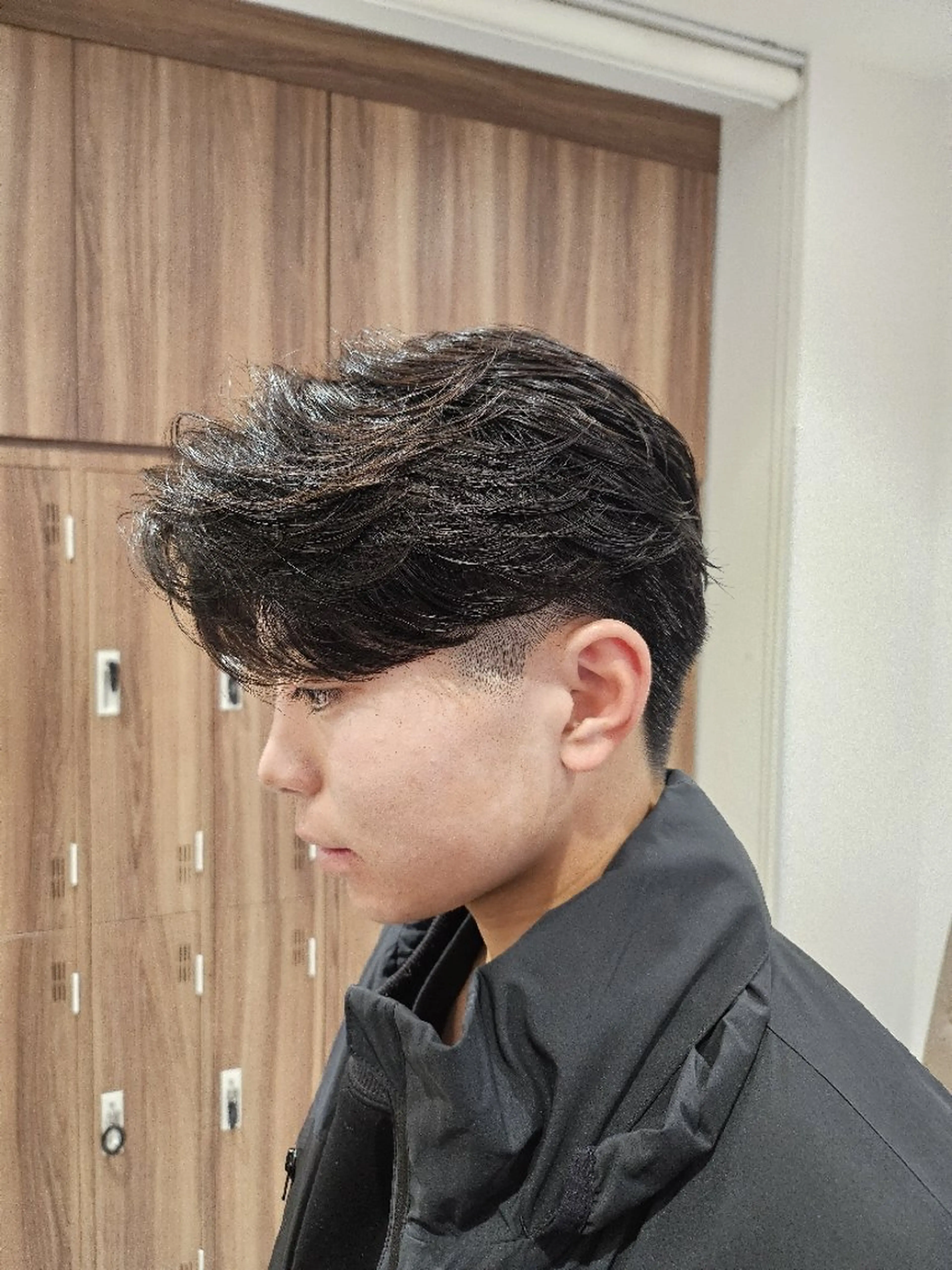 メンズ パーマ フェザーパーマ メンズパーマ カット パーマ トリートメント パーマ/縮毛矯正/ 韓国ヘア/副店長和田のヘアスタイル