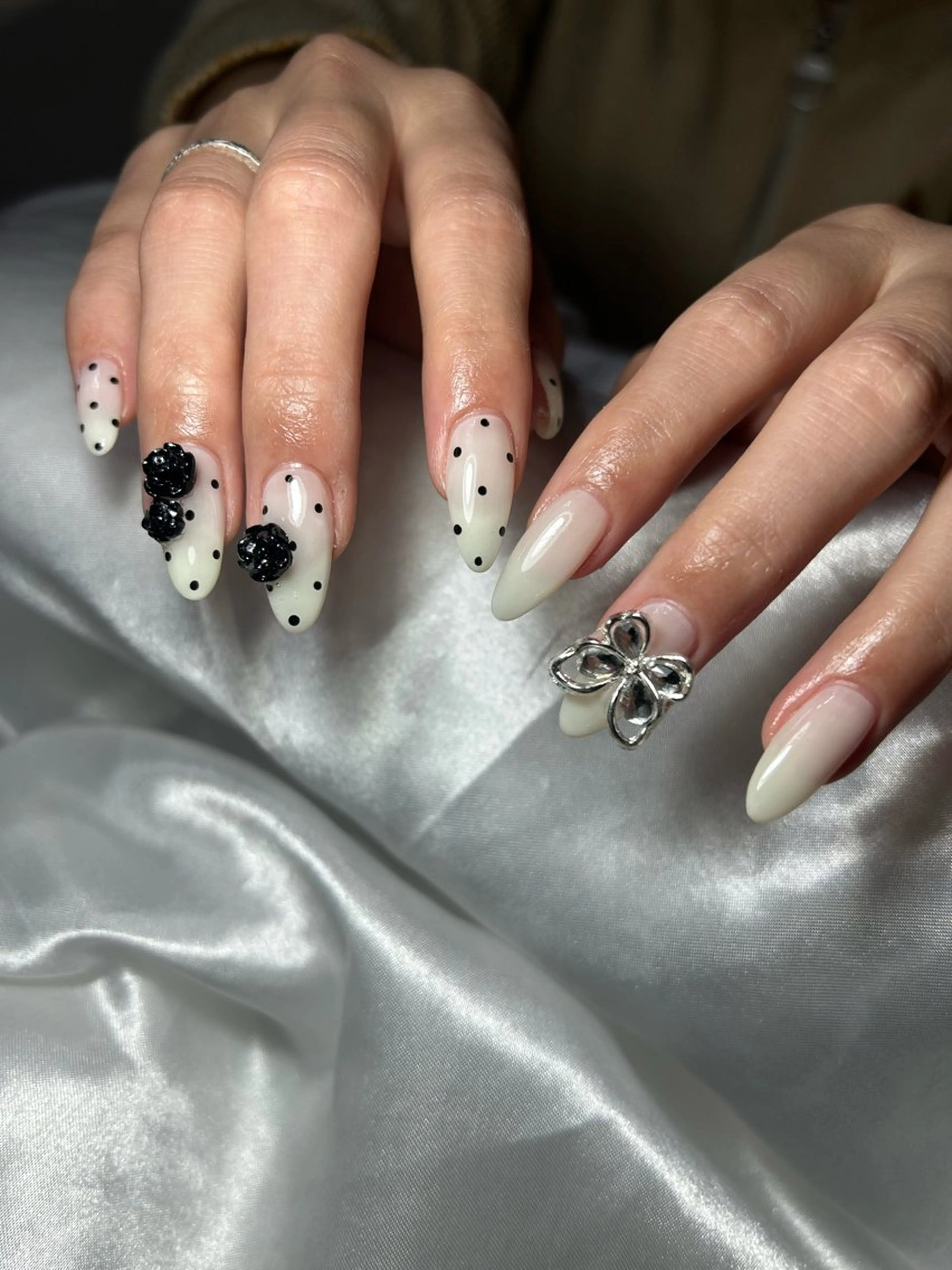 ネイル ハンドネイル nailroom‪ sb‪‪𓈒𓂂𓏸のネイルデザイン