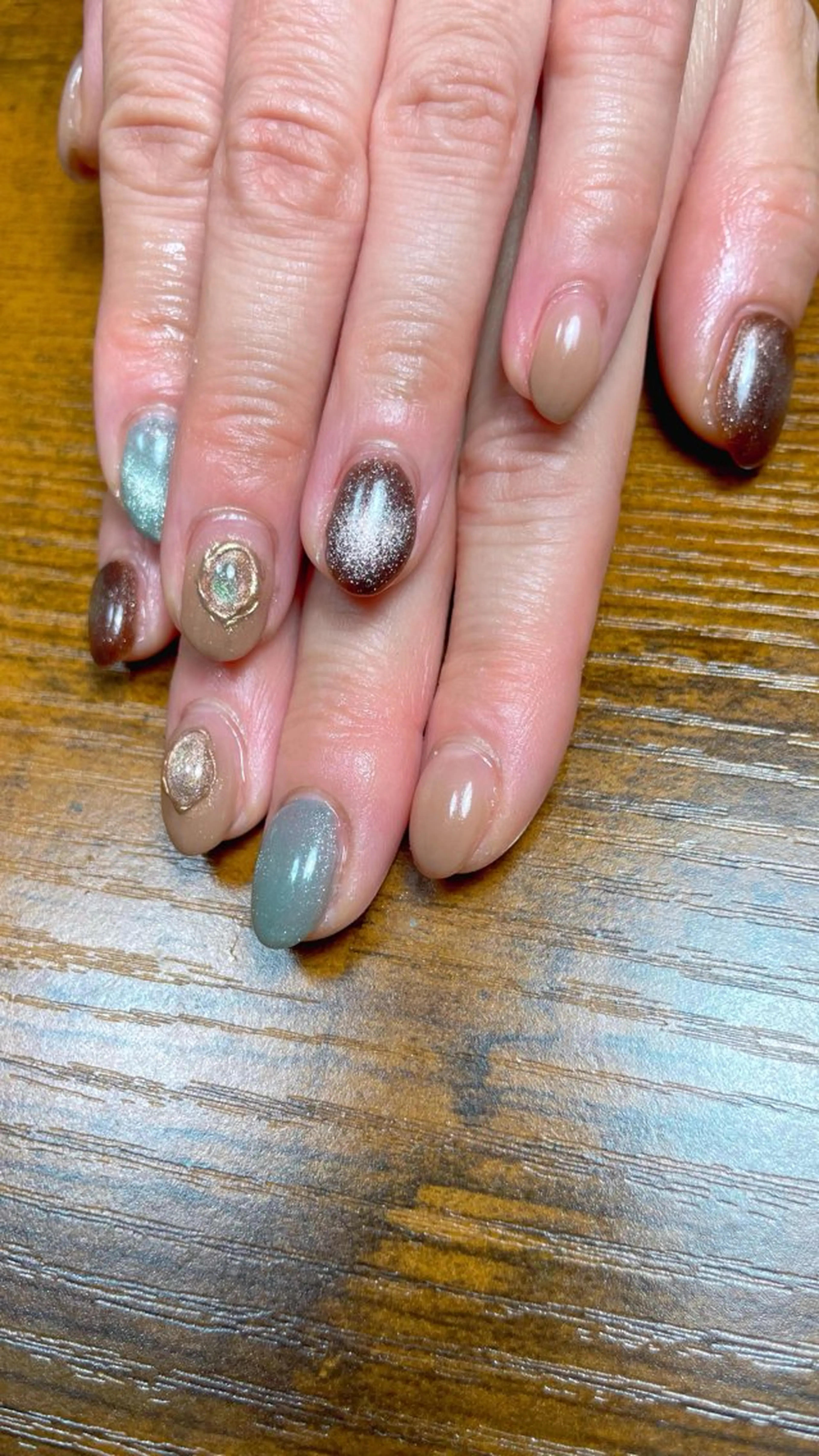 ネイル ブルー グリーン マグネットネイル プライベートサロン Nails uiのネイルデザイン